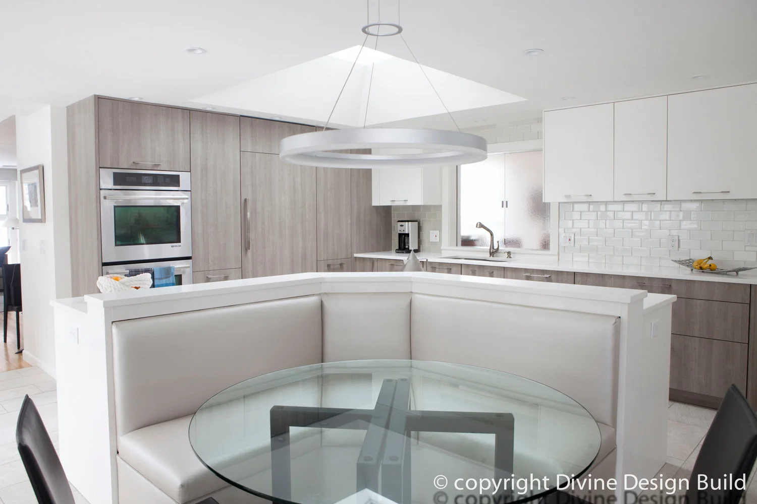 BOSTON LEXINGTON MODERN LEICHT KITCHEN WITH BENCH SEAT