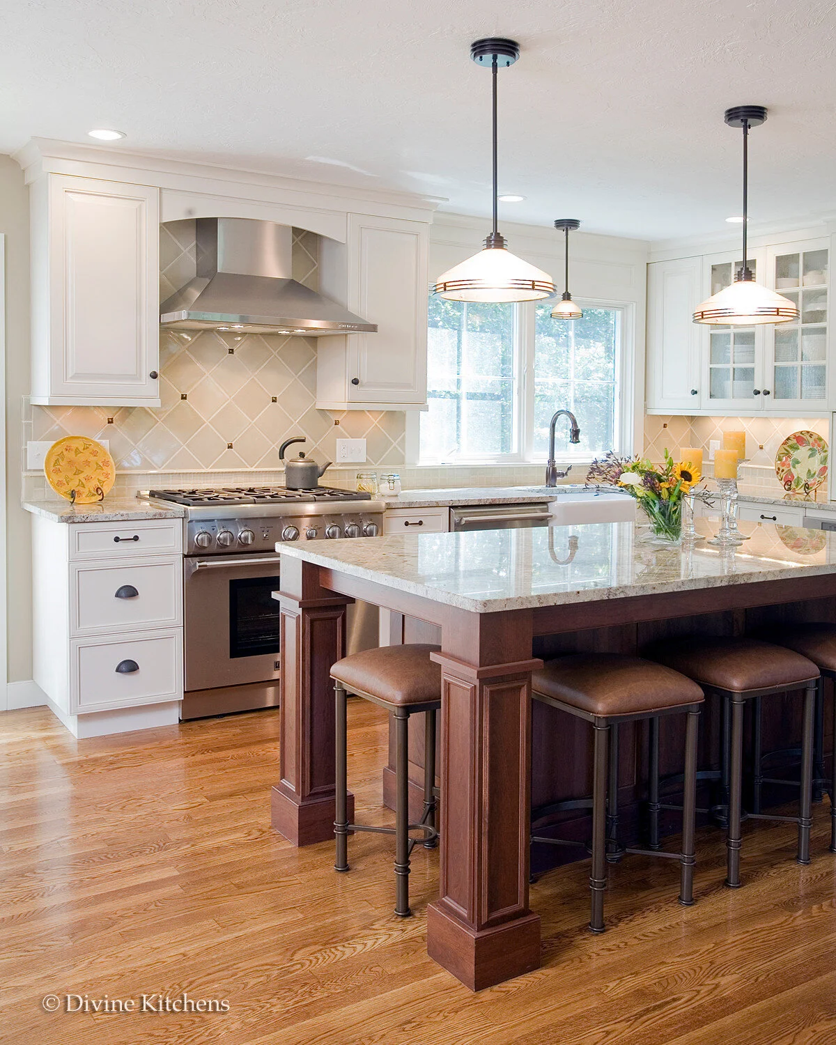 BOSTON METROWEST TRADITIONAL KITCHEN TWO TONE ISLAND