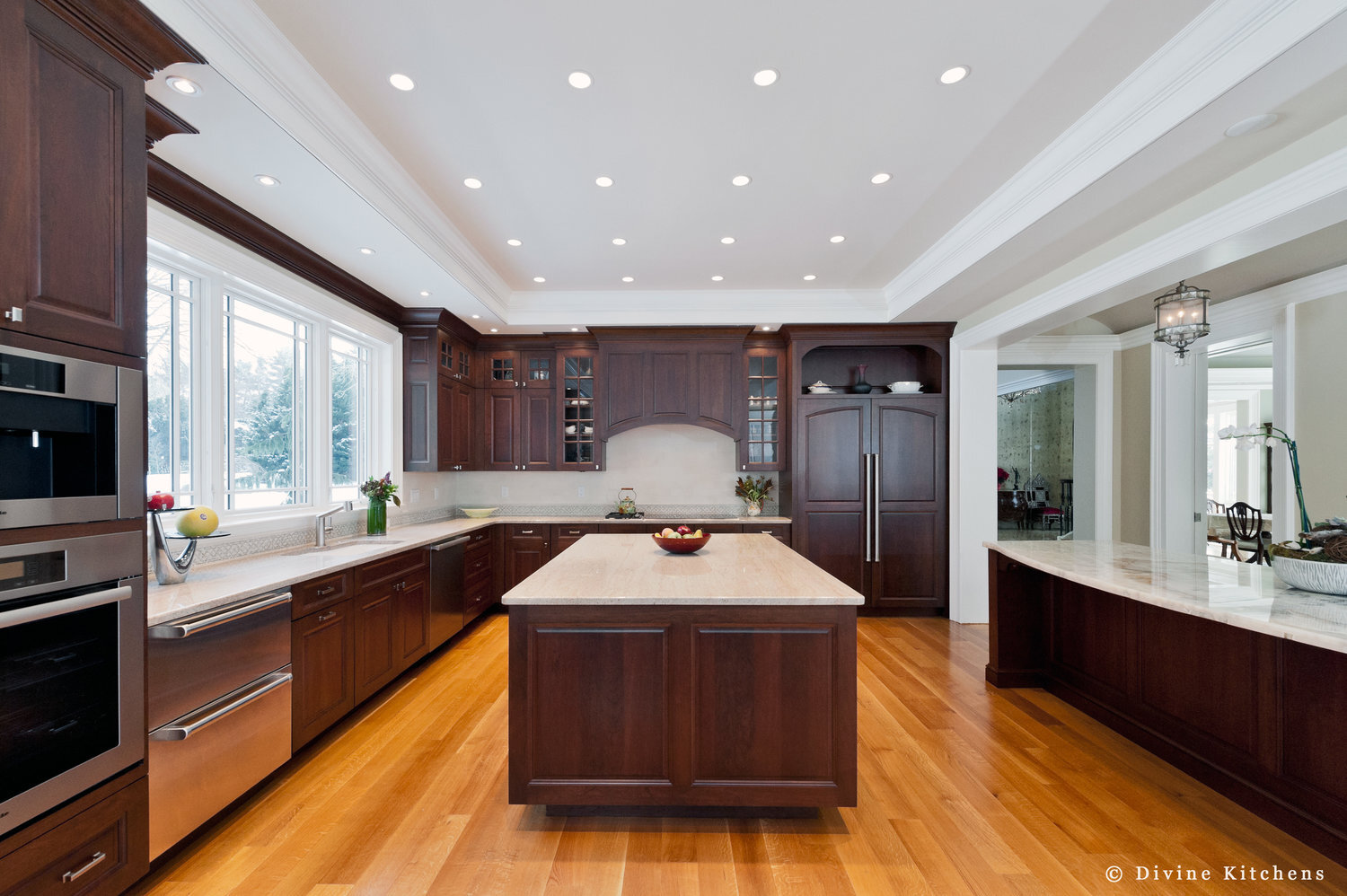 BOSTON WESTON EXQUISITE TRADITIONAL RESIDENCE KITCHEN
