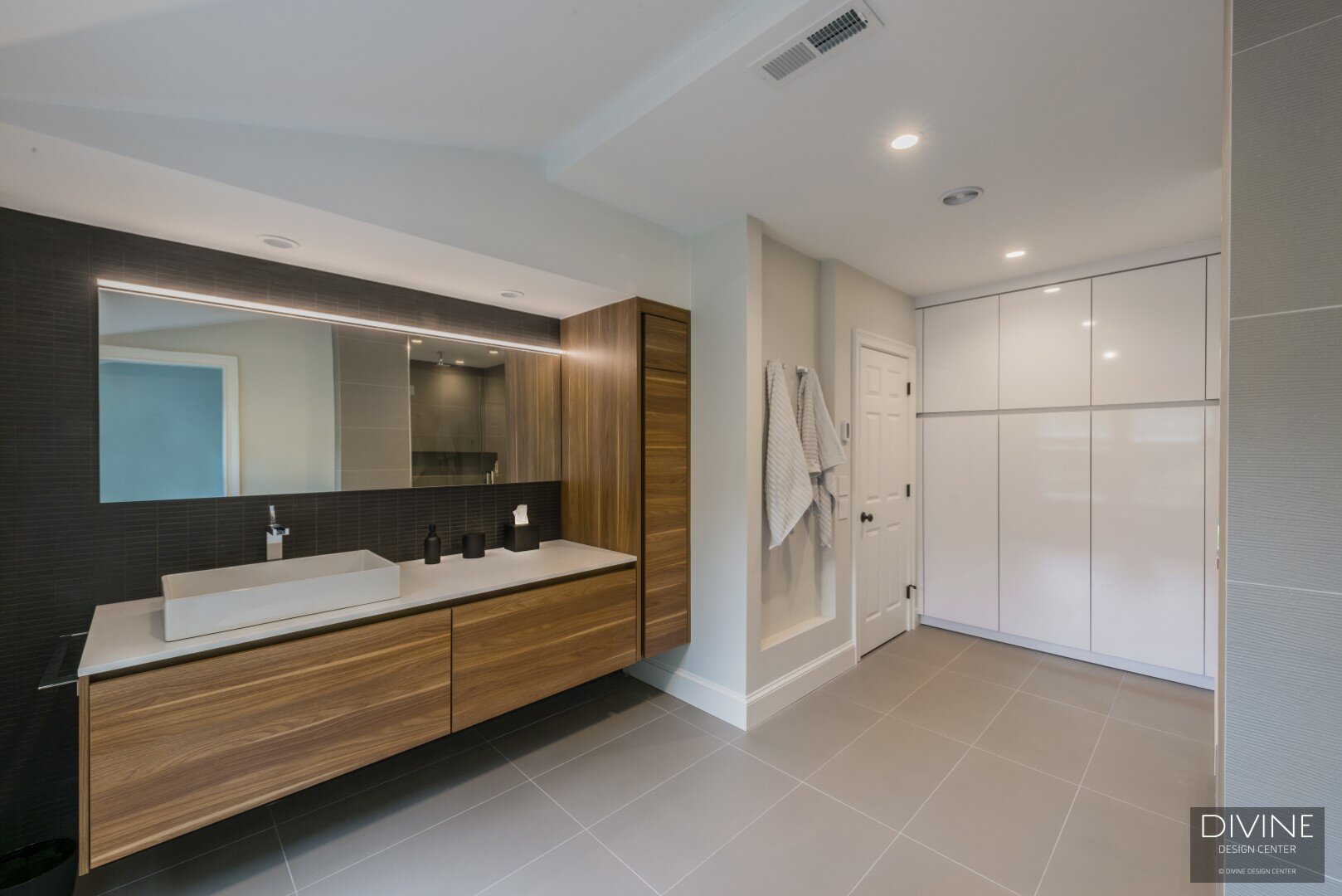 Divine Design Center Modern Concord Bathroom (3).jpg