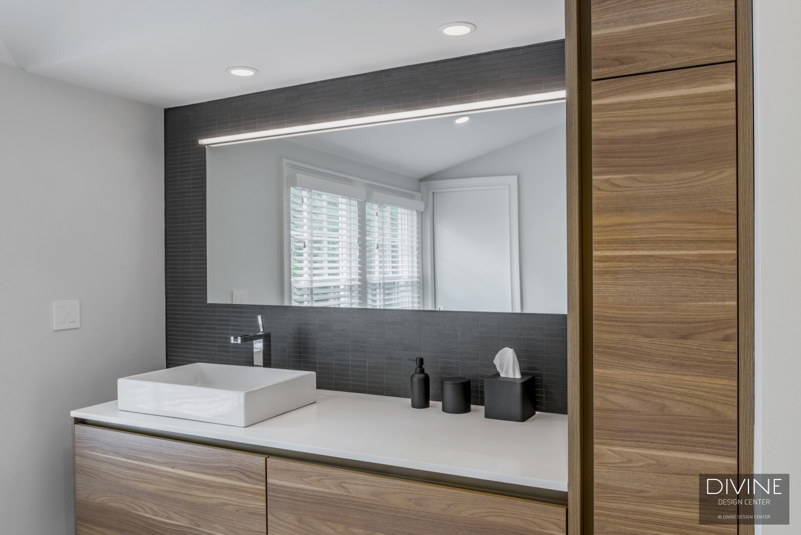 Divine Design Center Modern Concord Bathroom (17).jpg