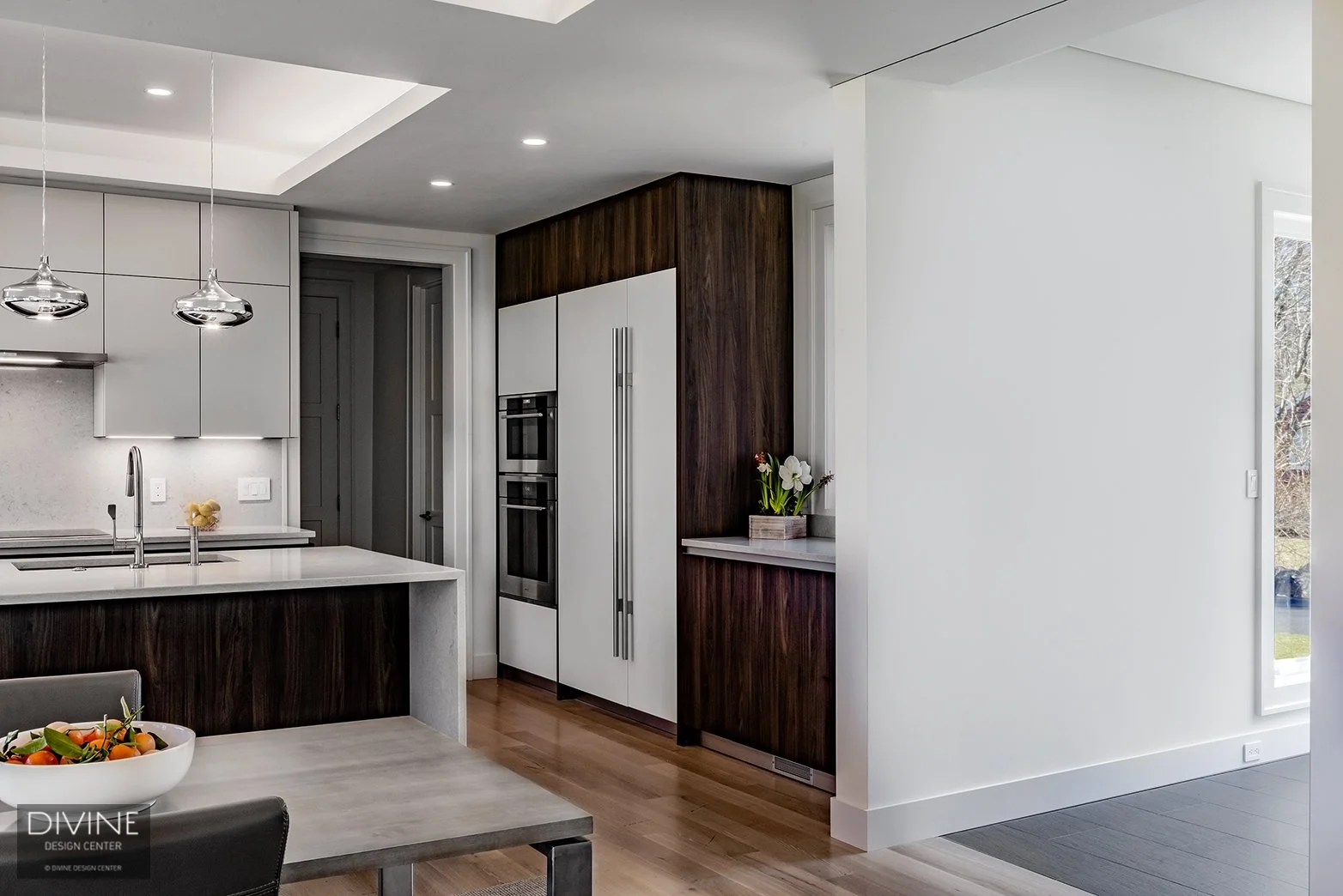 Weston MA Minimalist Modern Kitchen — Divine Design Center