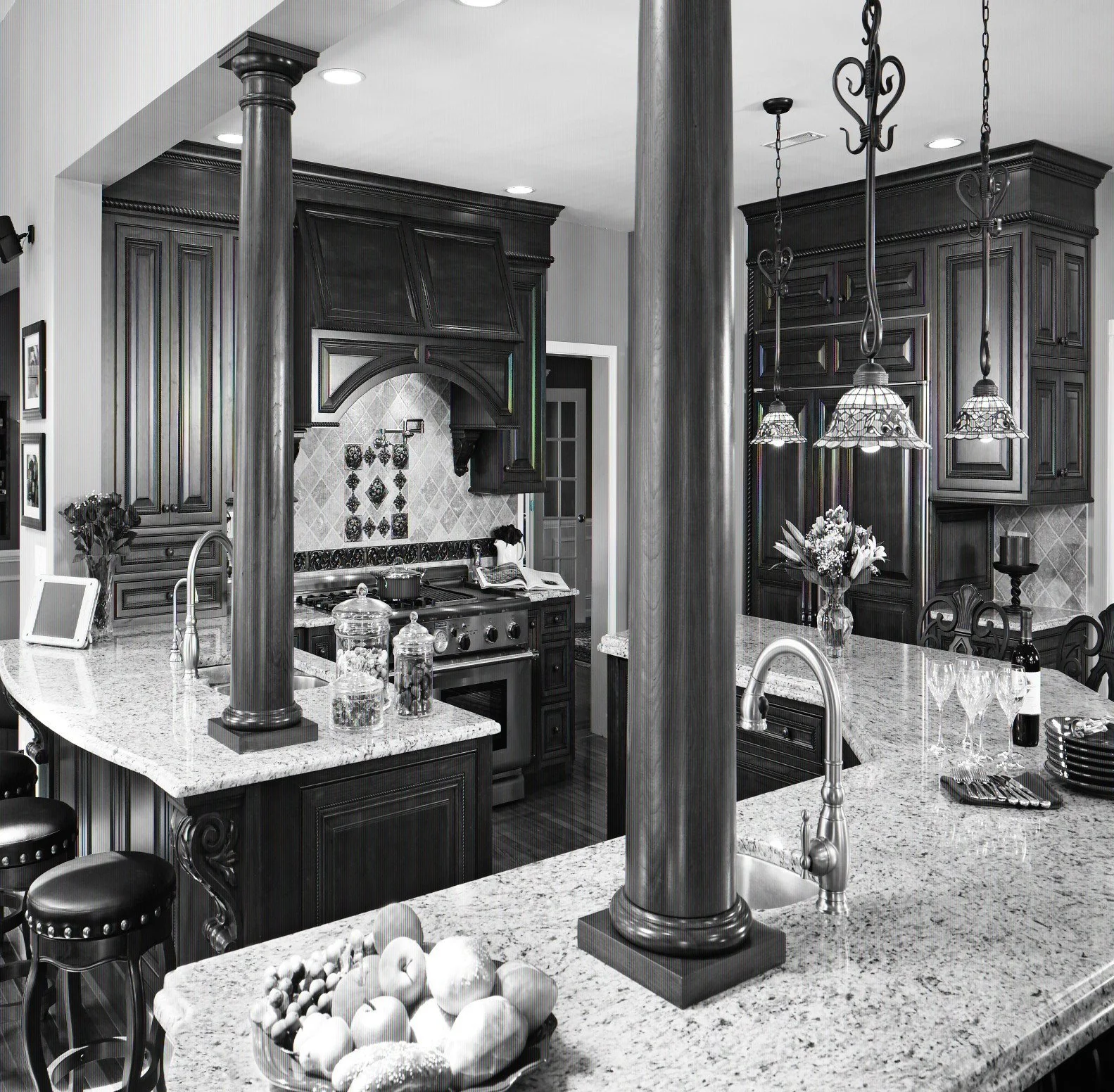 Black And White Traditional Kitchen