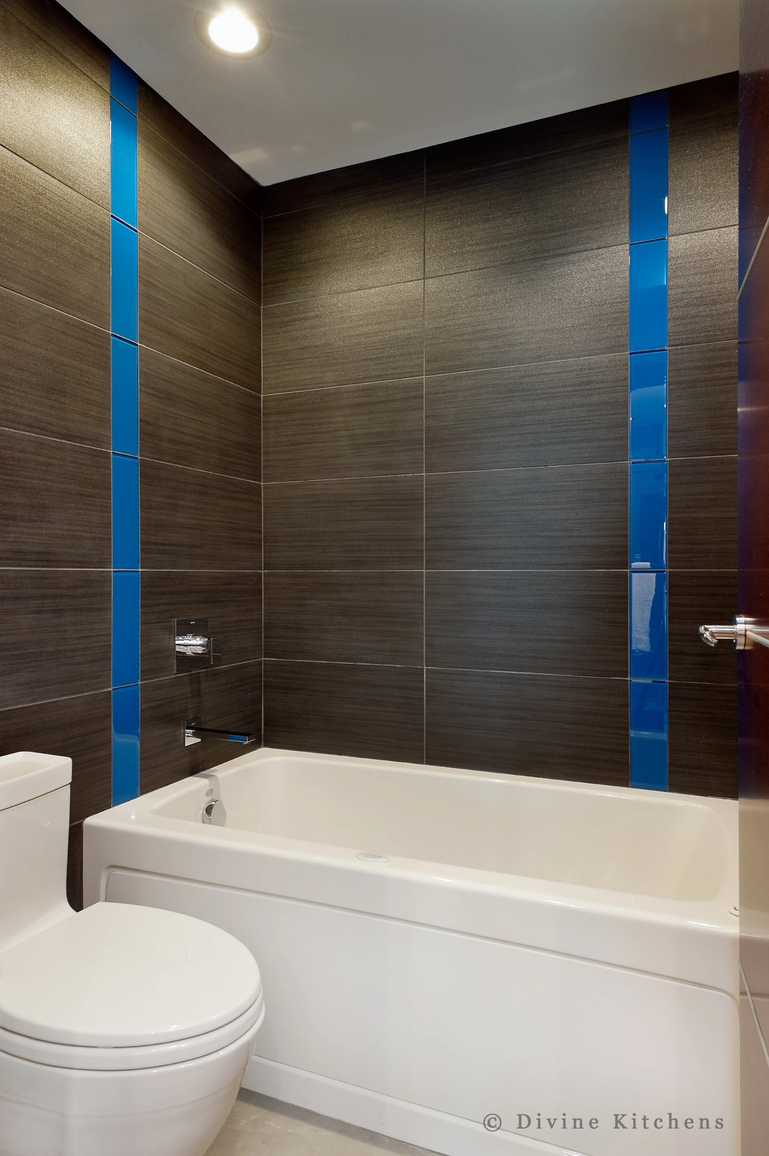 Boston Seaside Master Bathroom Suite For Two 1.jpg