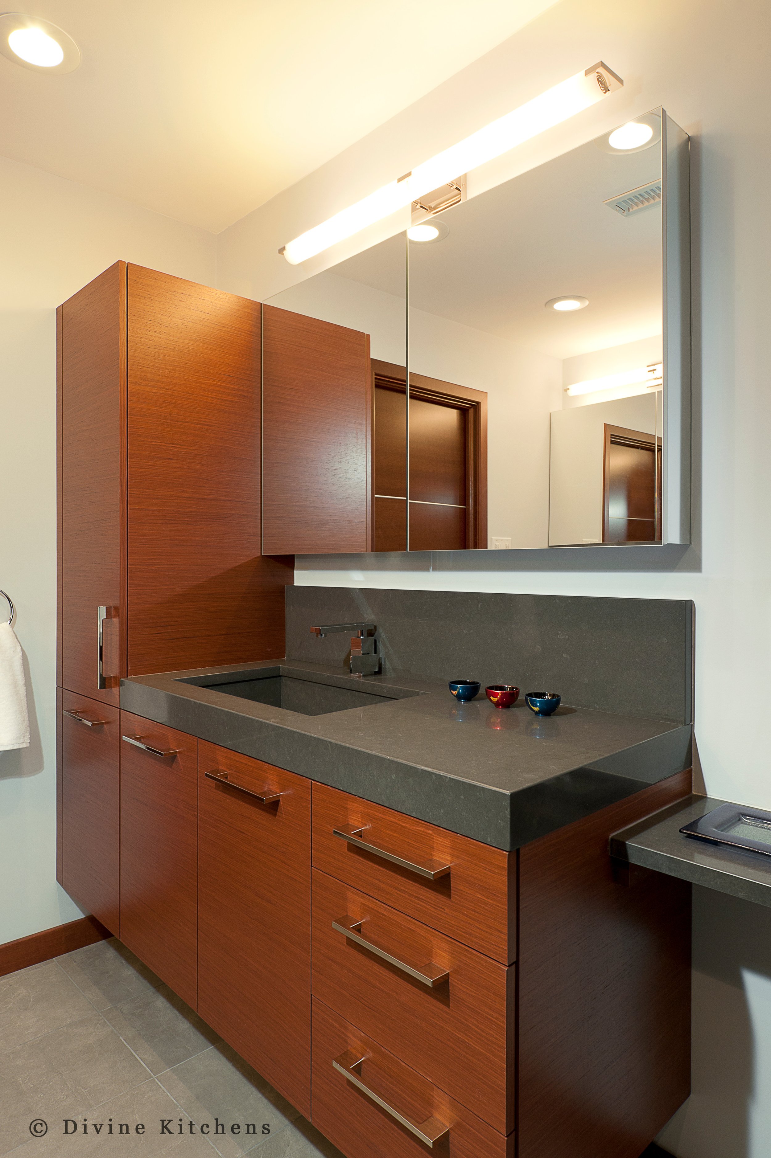 Boston Seaside Master Bathroom Suite For Two 9.jpg