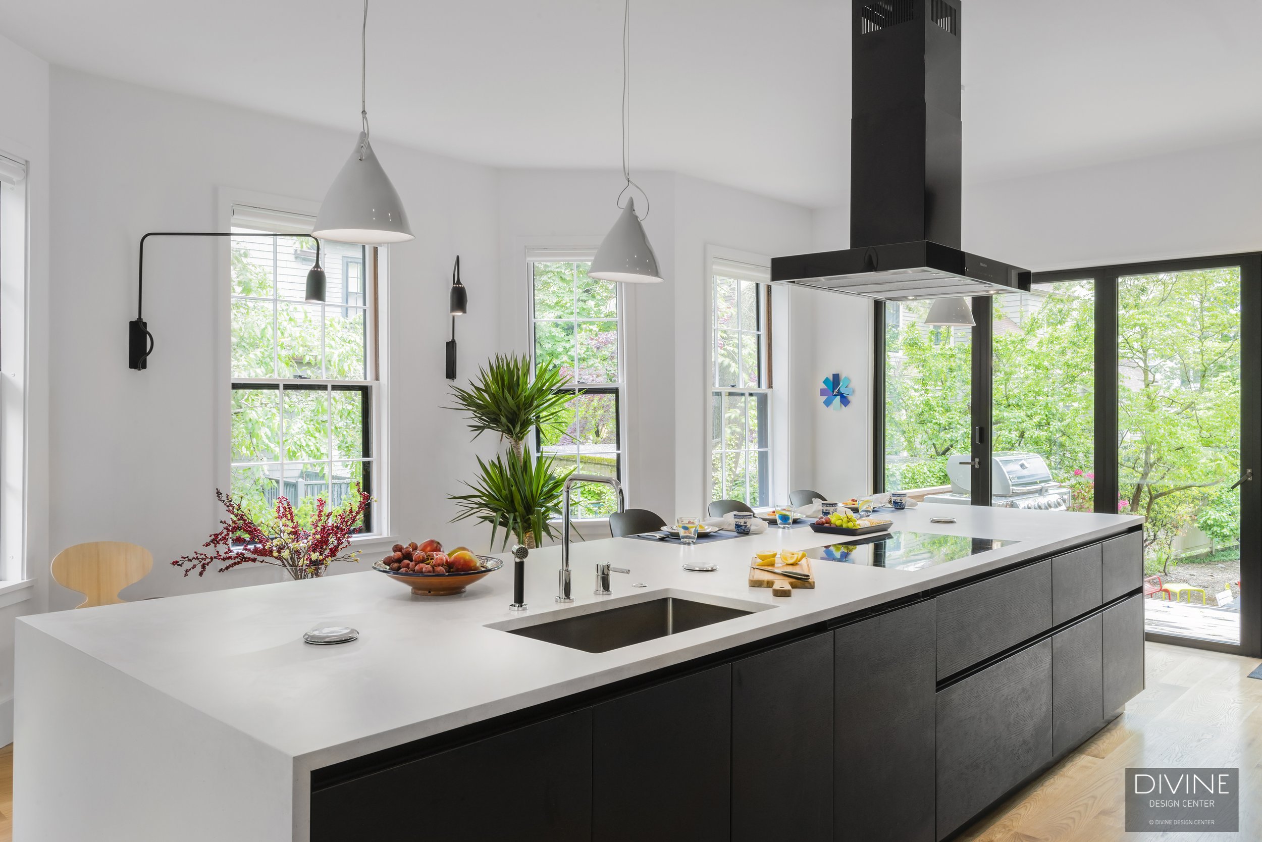 26. divine-design-center-cambridge-contemporary-modern-black-leicht-kitchen-in-victorian.jpg