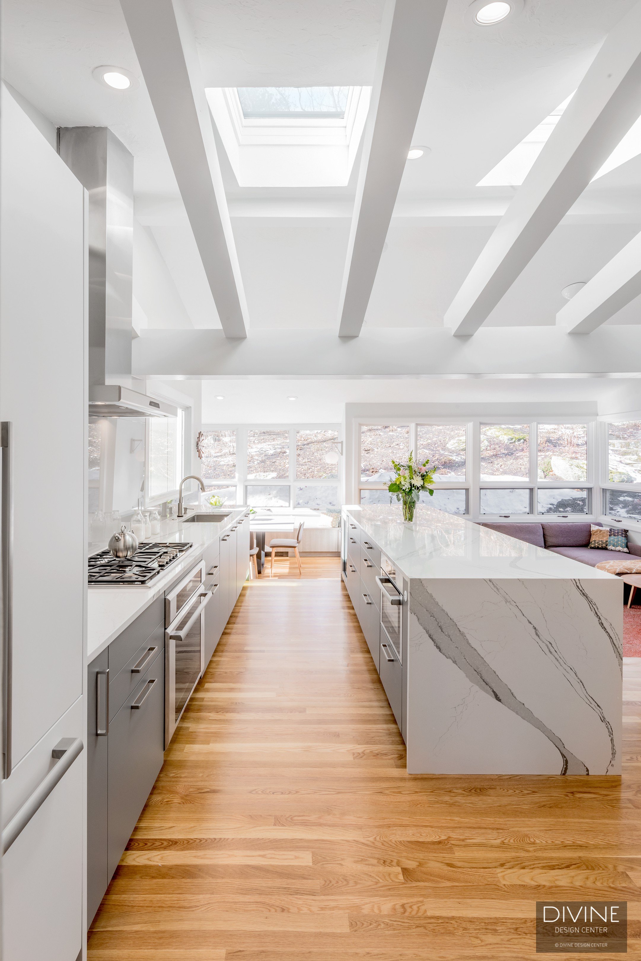 divine-design-center-boston-bedford-contemporary-kitchens.jpg