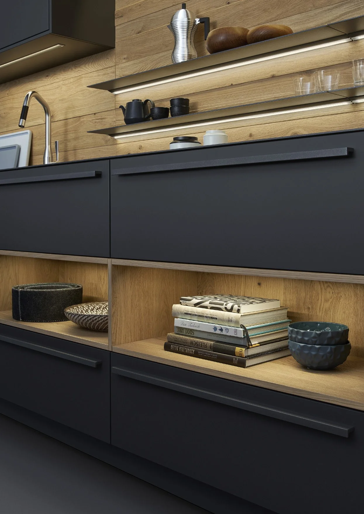 divine-design-center-boston-leicht-modern-kitchens-#1-luxury-brand (23).jpg