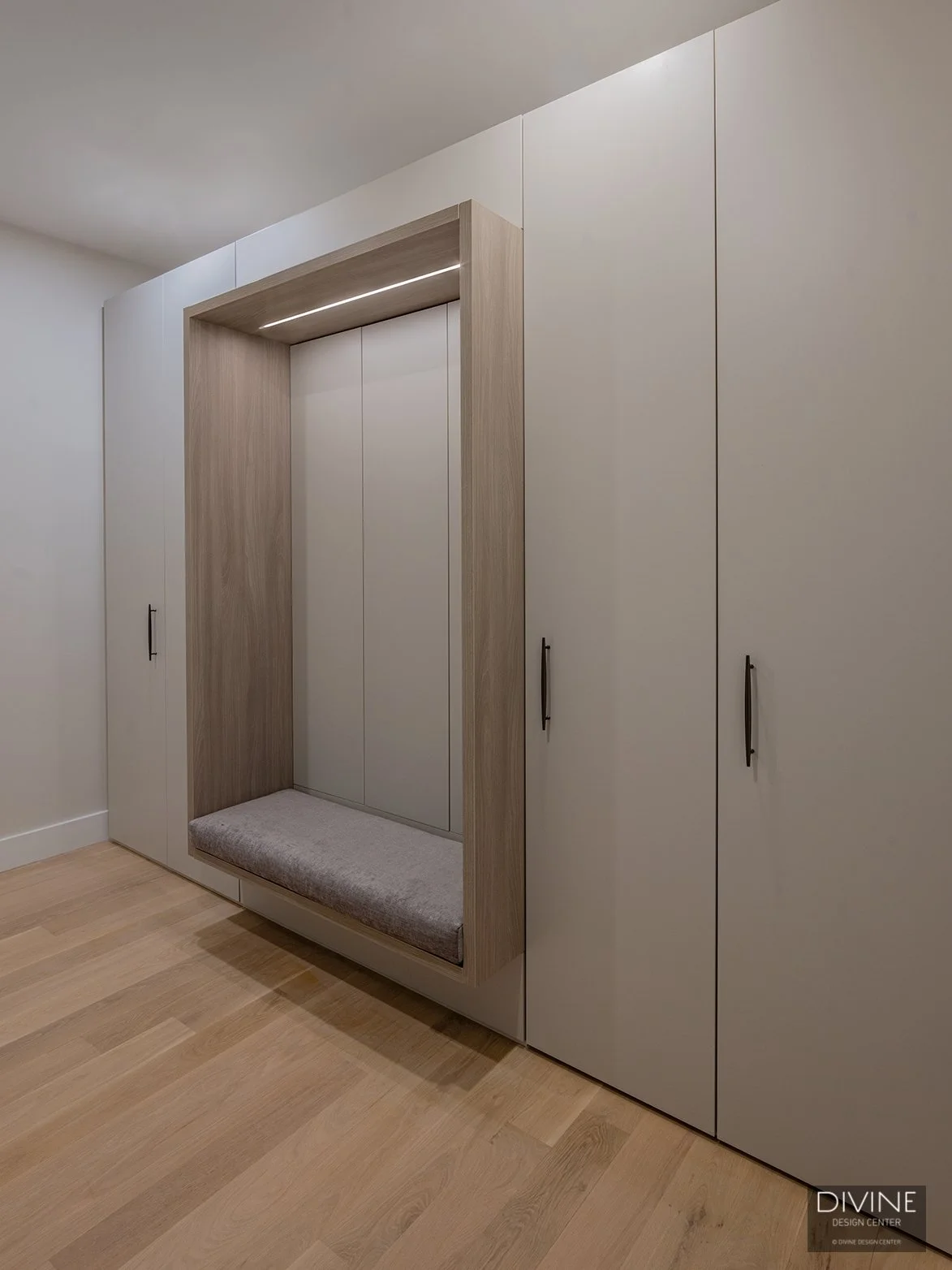 Boston Weston Modern Farmhouse Mudroom — Divine Design Center