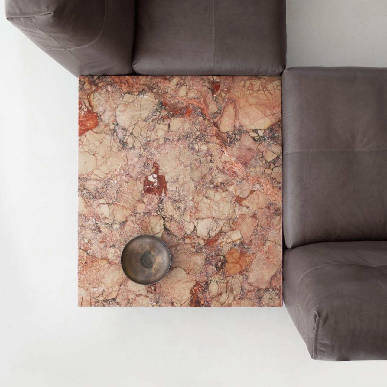 DIVINEDESIGNCENTER_956_COFFEETABLE_3.jpg