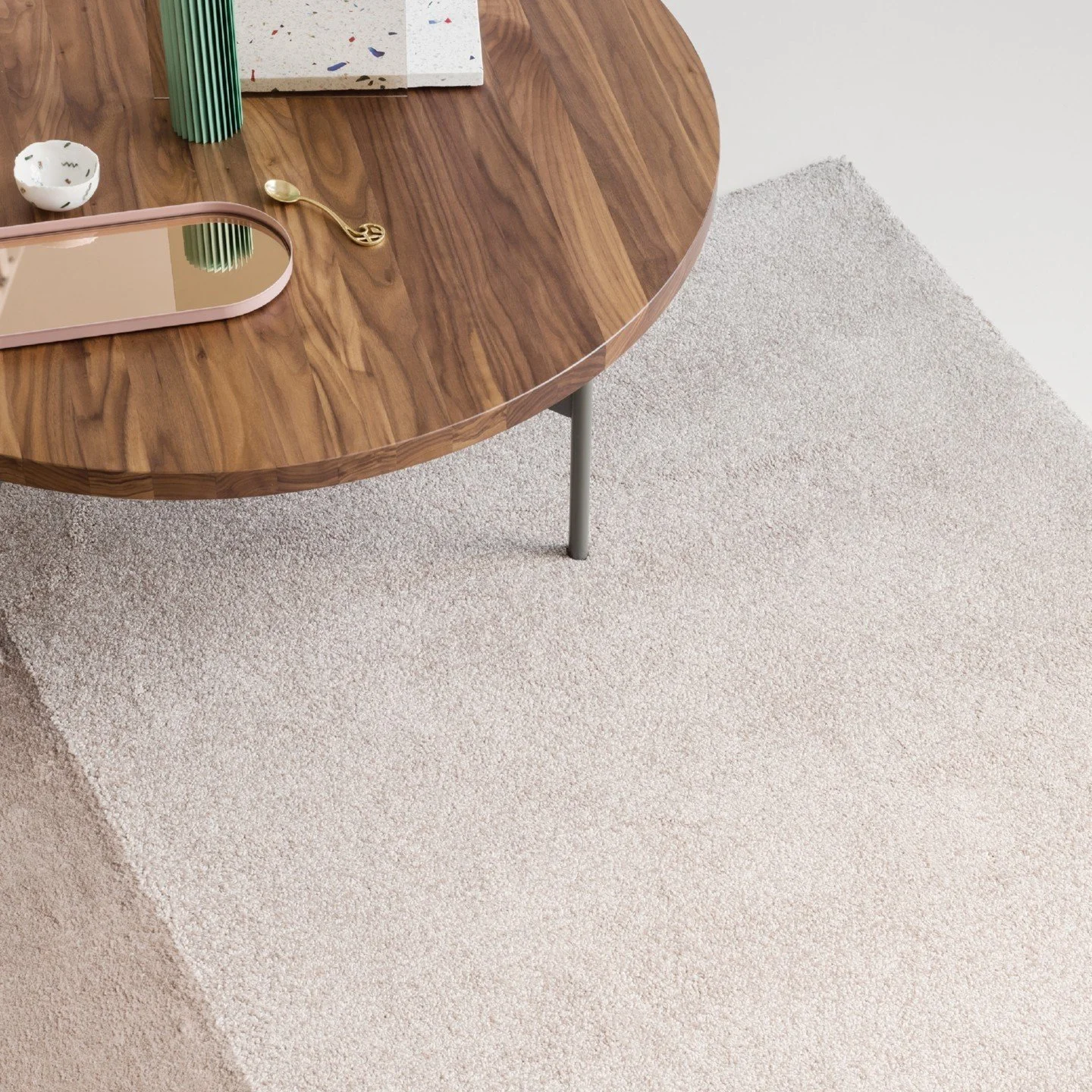 DIVINEDESIGNCENTER_925_COFFEETABLE_2.jpg