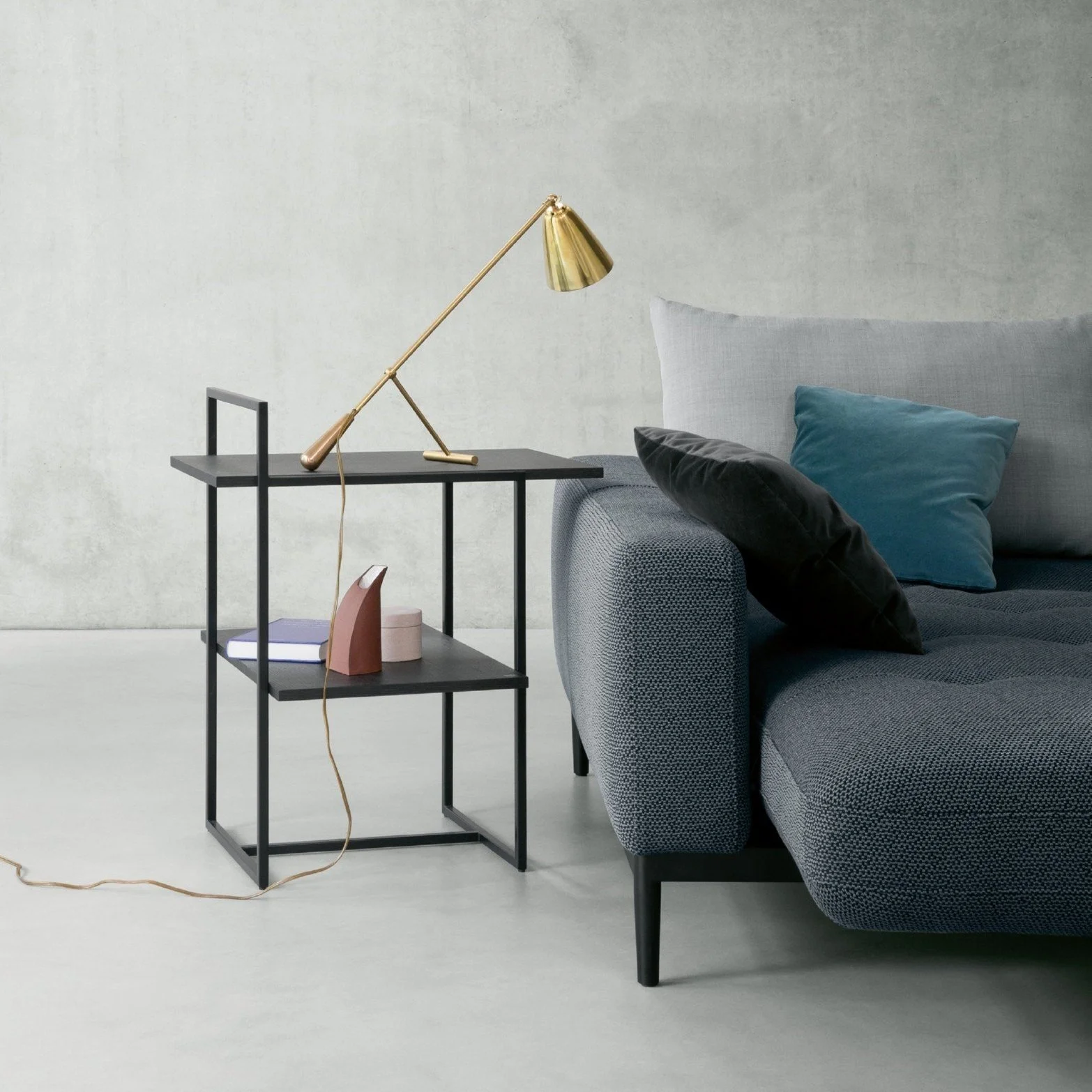 DIVINEDESIGNCENTER_TIRA_SOFA_10.jpg