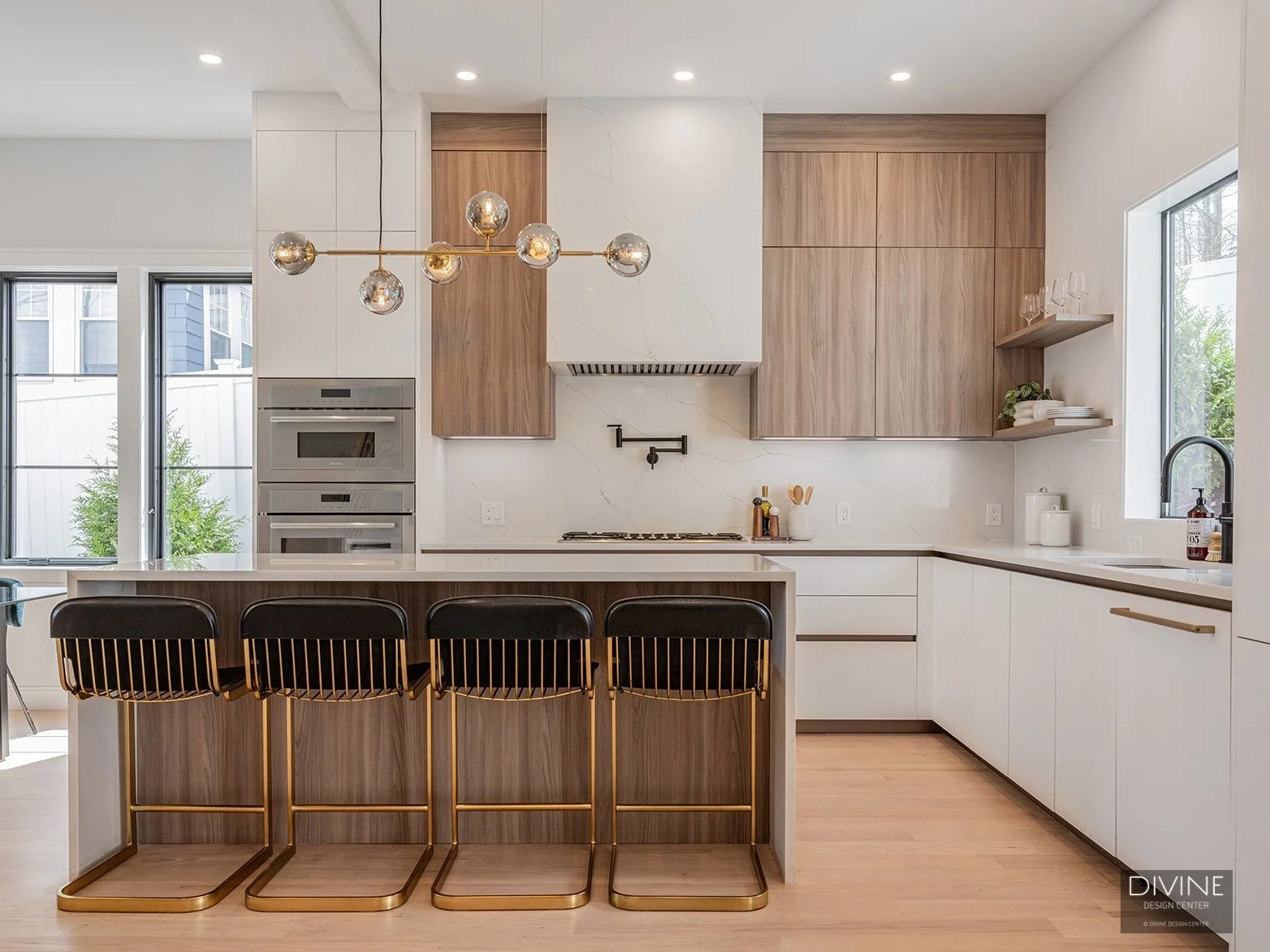 Modern & Contemporary Kitchens