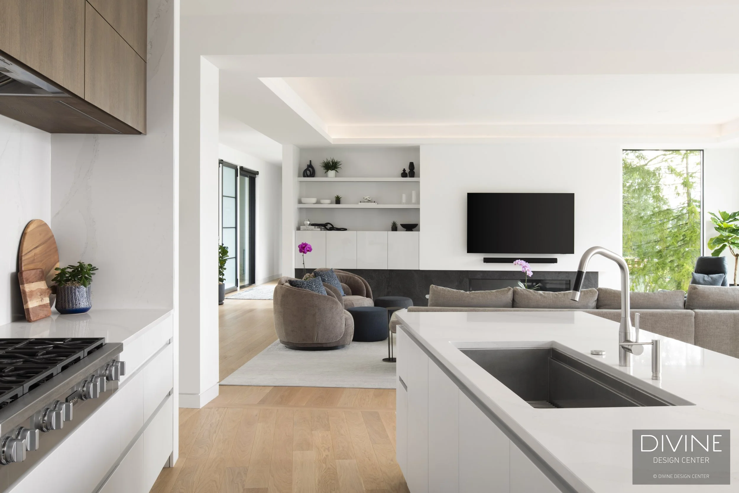 North Shore Waterfront Minimalist Retreat 