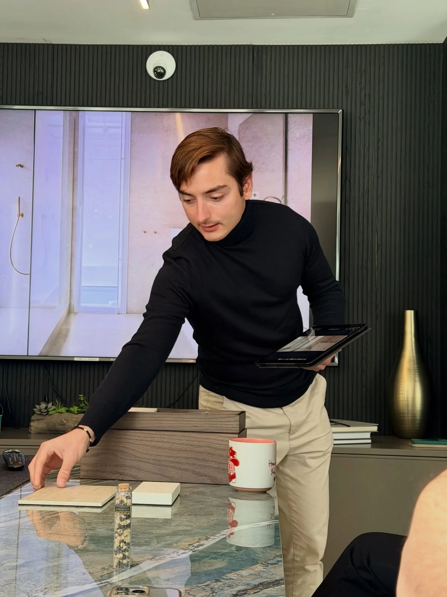 A special morning at our showroom as Alejandro from @inalco_official presented their MDi Surfaces &mdash; a perfect synergy between innovation, design, and sustainability. 🌿 

Inspired by nature, engineered to perform. With 100% recyclable range, +9