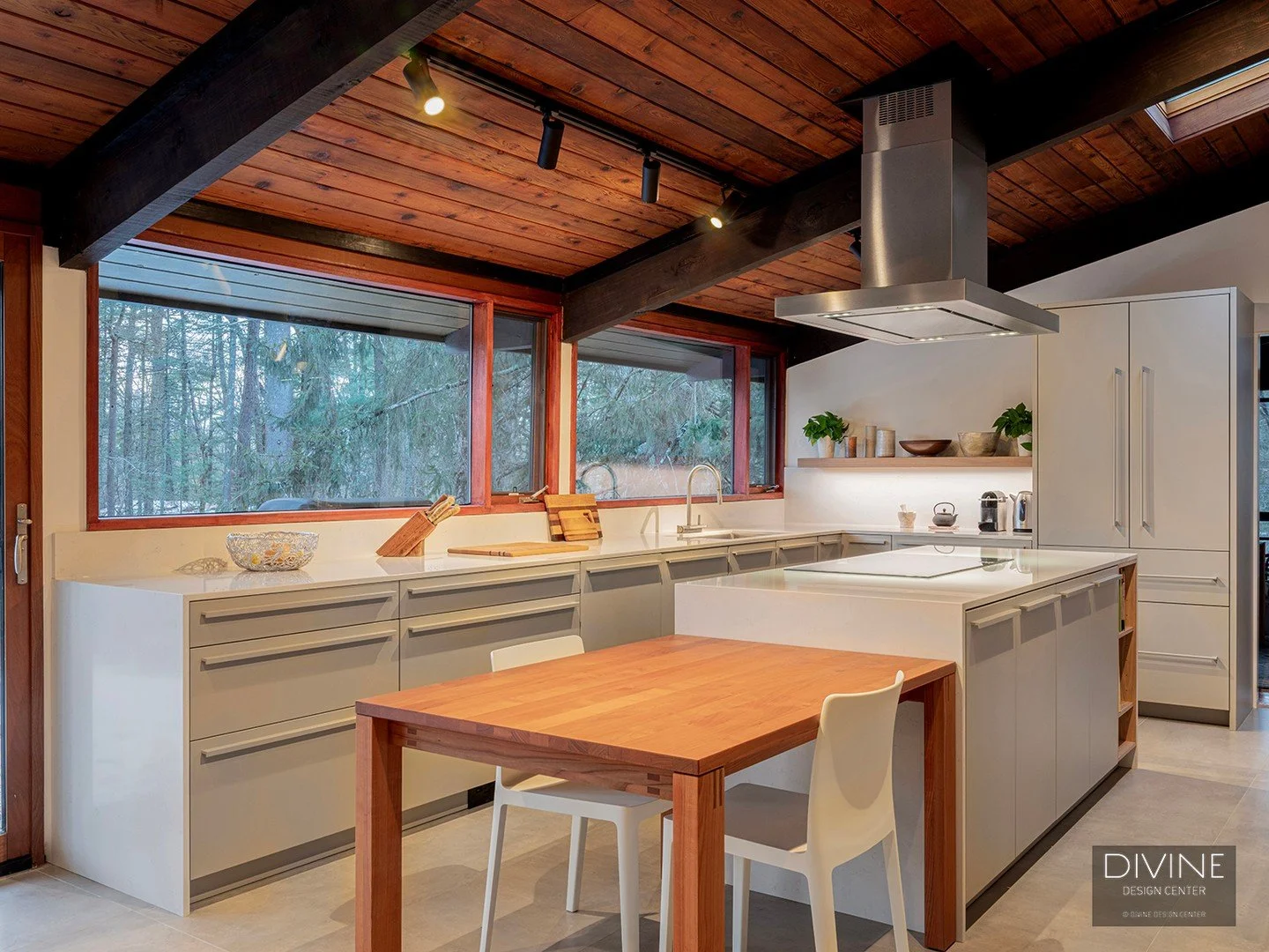 Bringing new life to a classic Boston Deck House. 🌿@leichtkuechen custom cabinetry in Olive Grey lacquer + Natural Elm wood meets soaring vaulted ceilings and walls of glass &mdash; a seamless blend of Mid-Century soul and German precision.

@therma