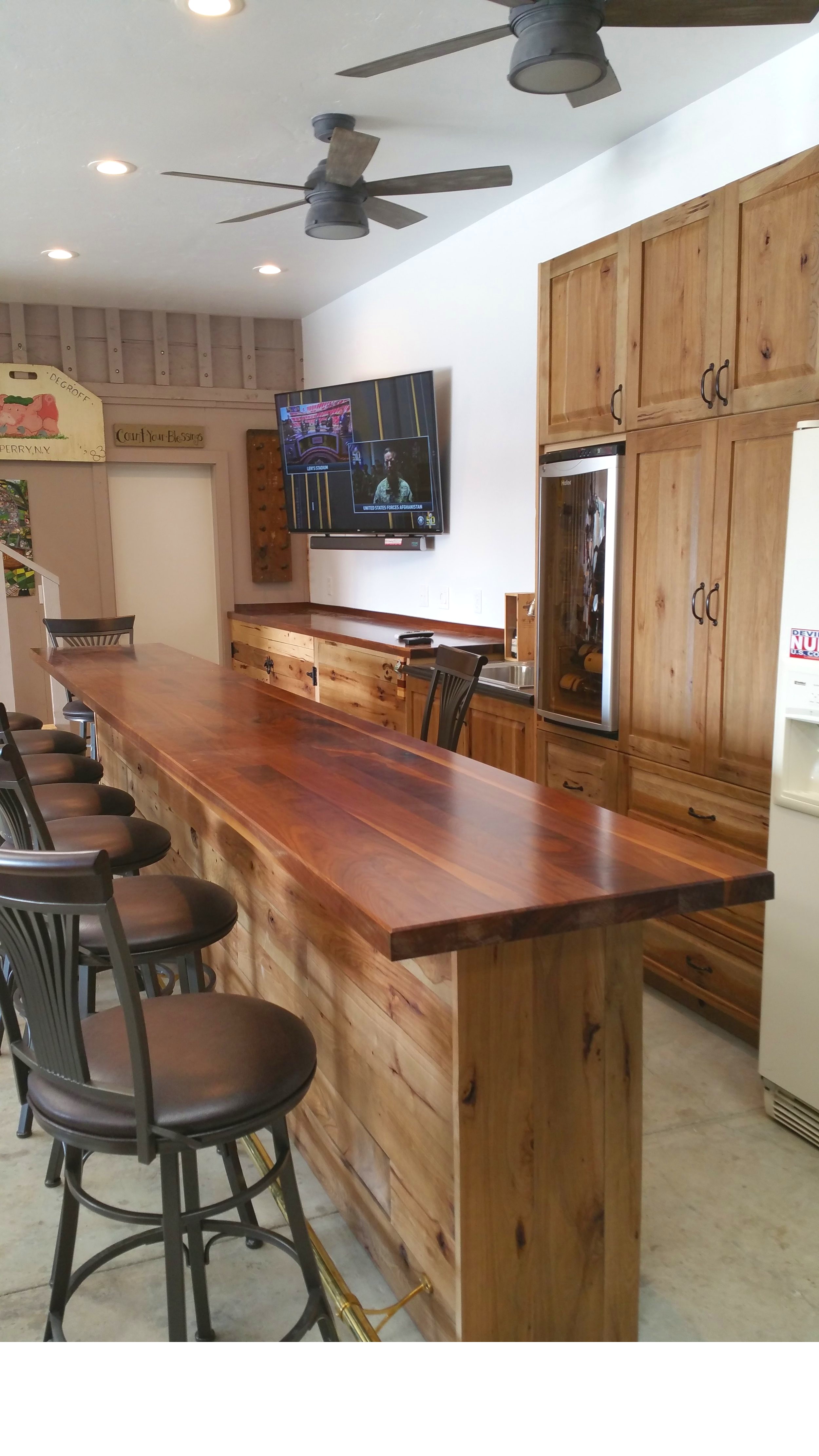 Bar top SLO, Bar top San Luis Obispo, barn wood, bar remodel SLO, San Luis Obispo bar remodel contractor