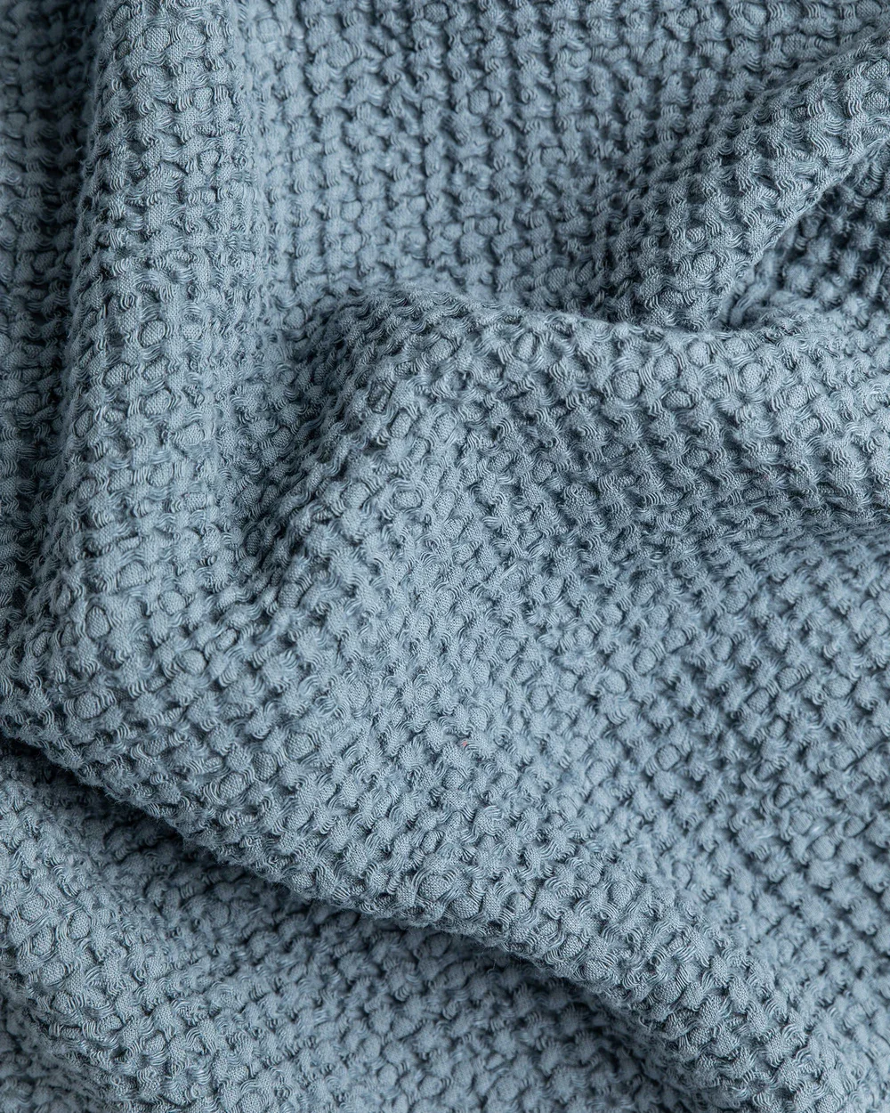 gray-blue-linen-waffle-blanket-2.webp