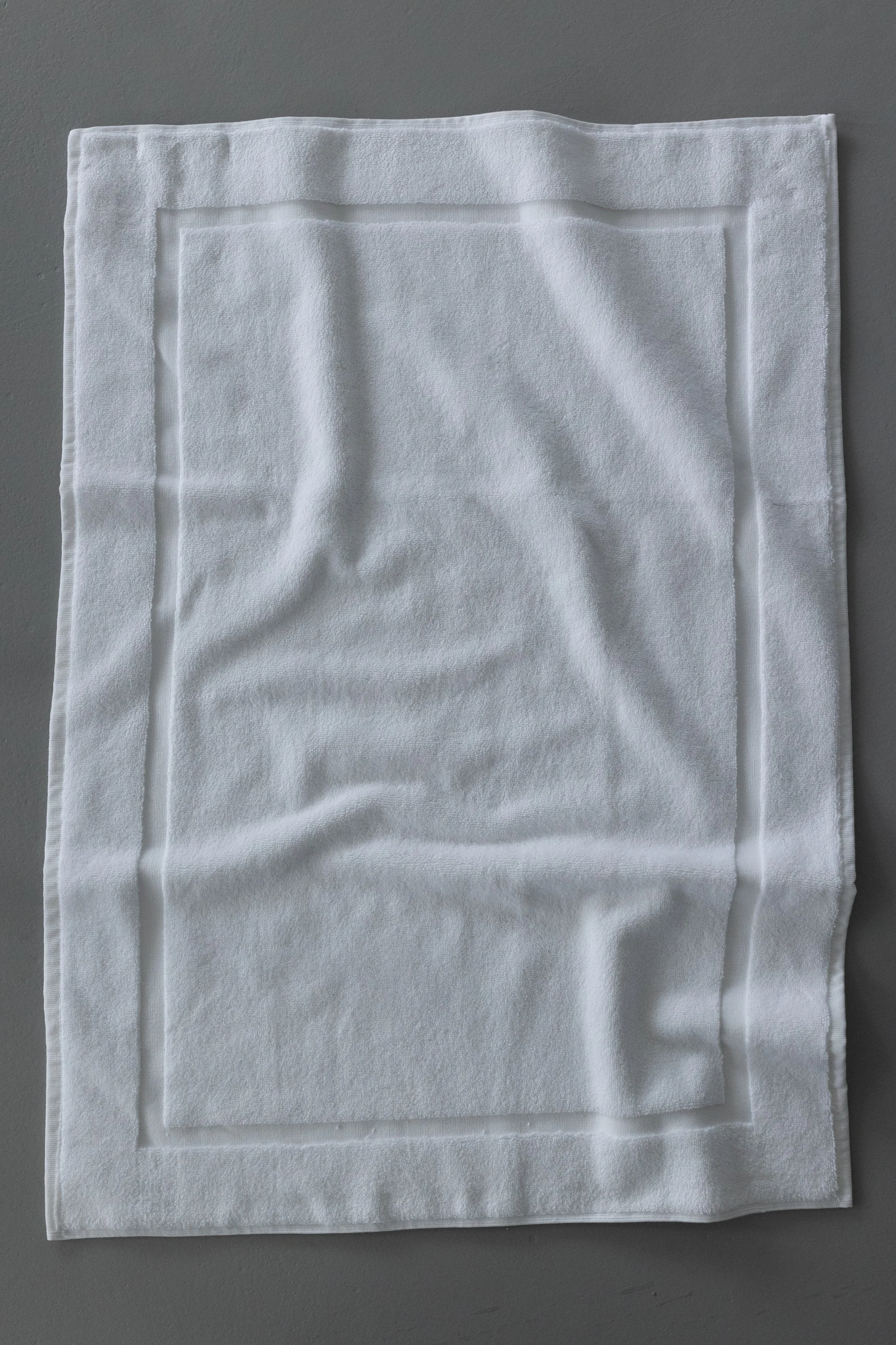 eureka white bathmat kimisoo (2).JPG
