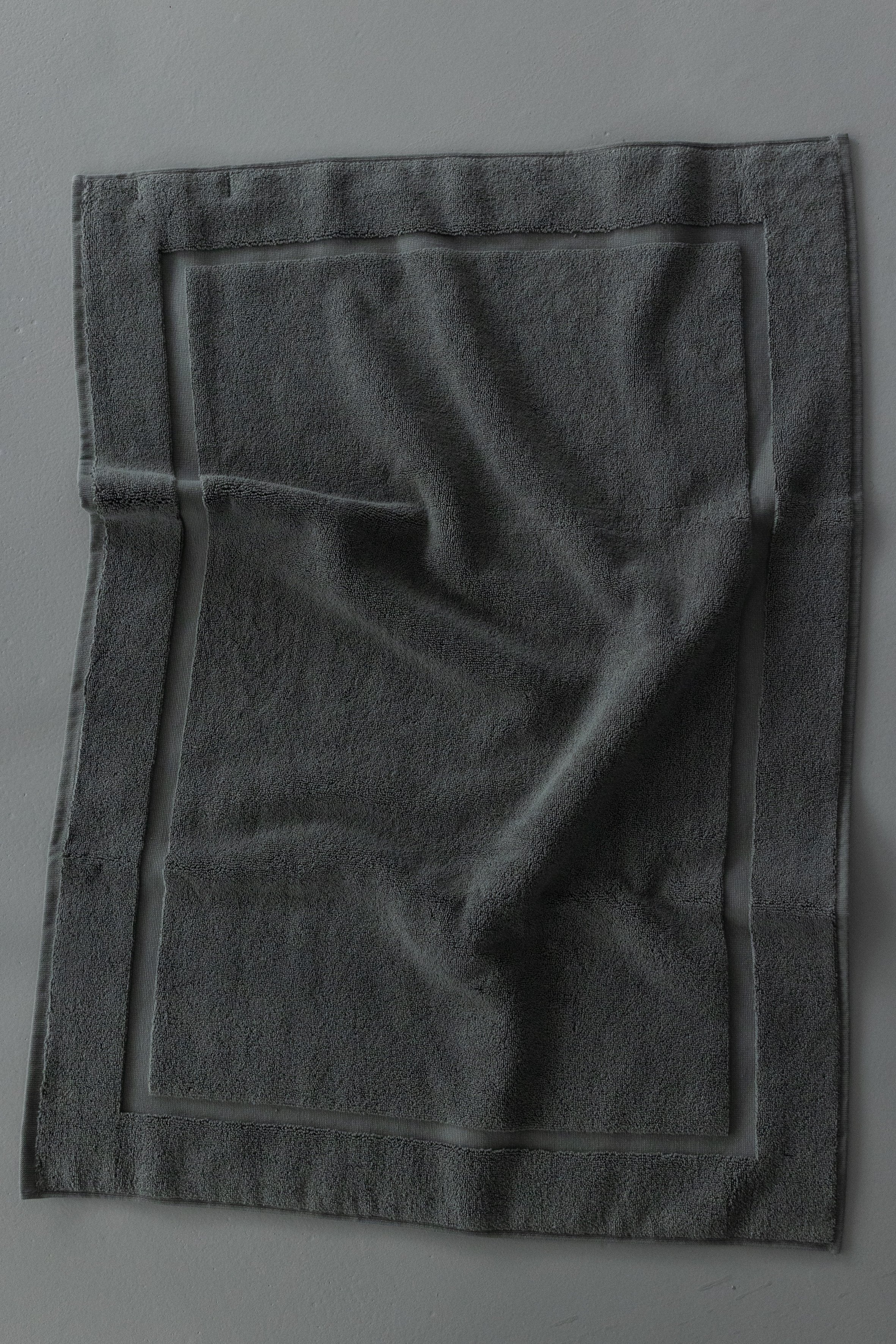 eureka dark grey bathmat kimisoo (3).JPG
