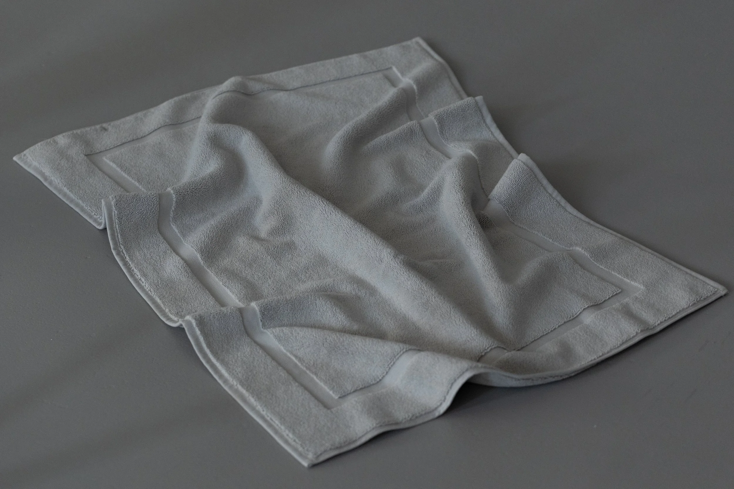 eureka light grey bathmat kimisoo (3).JPG