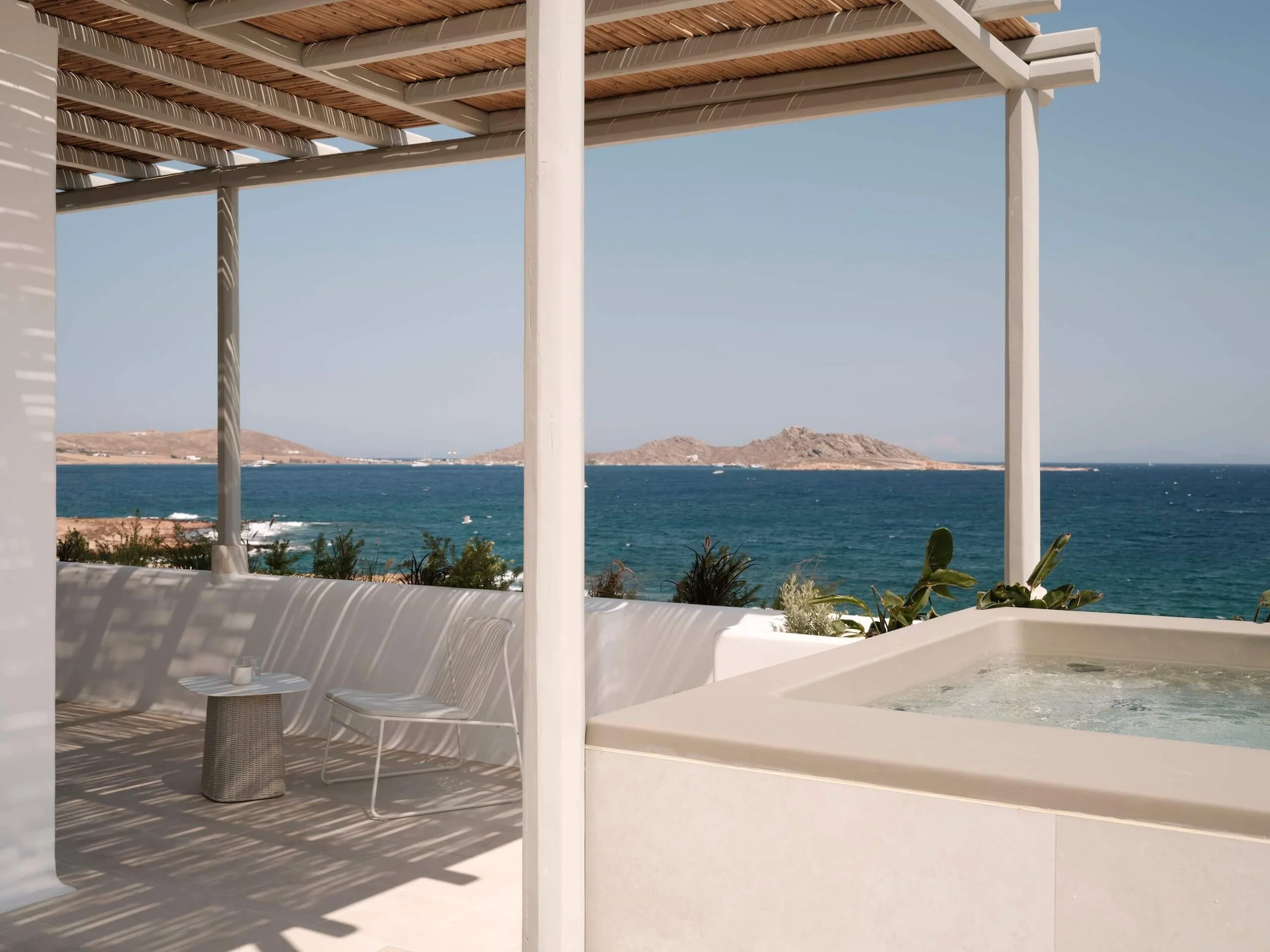 akria_seaside_suites_paros_gallery_17.jpg