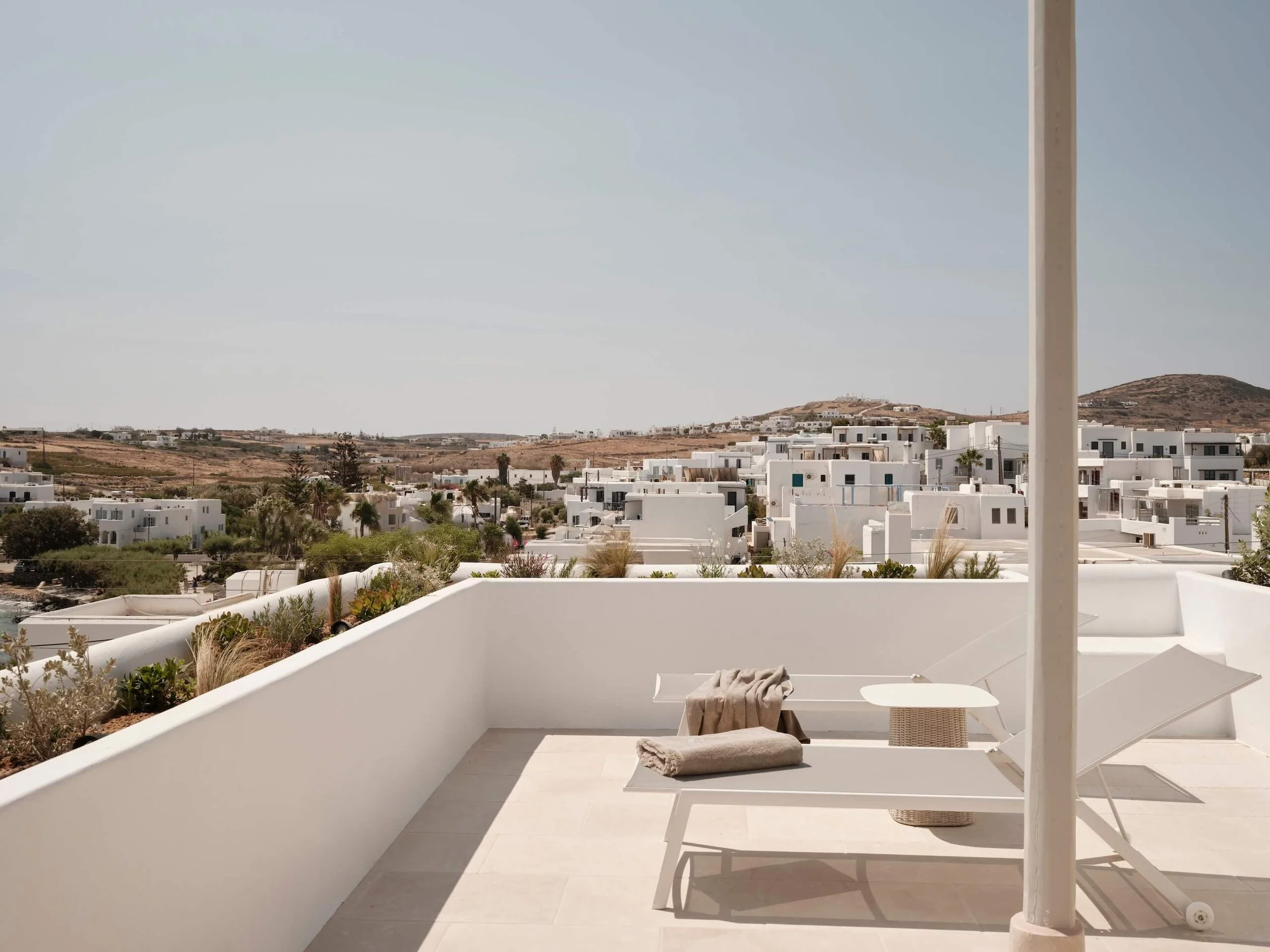 akria_seaside_suites_paros_gallery_19.jpg