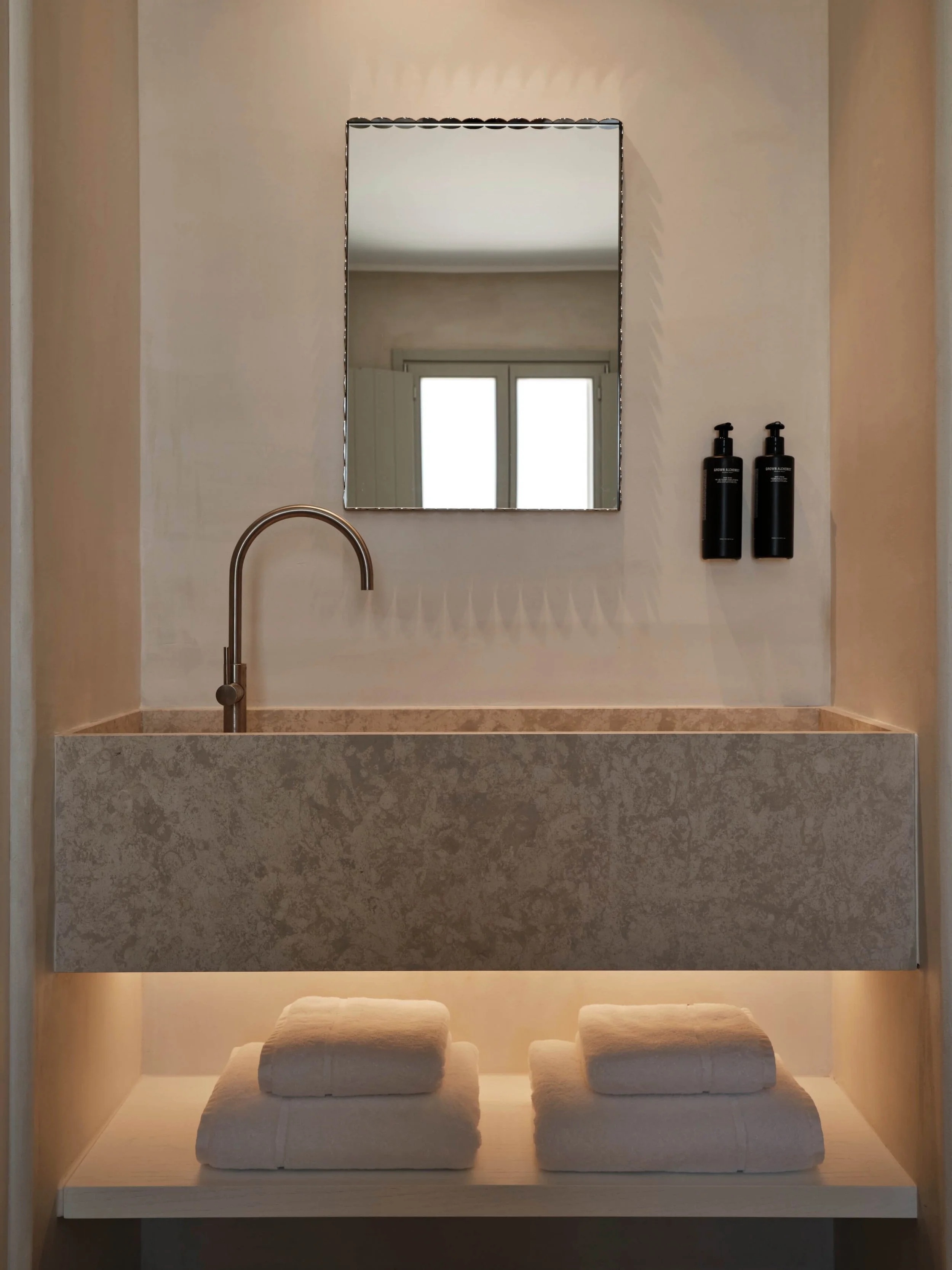 akria_seaside_suites_paros_gallery_24.jpg