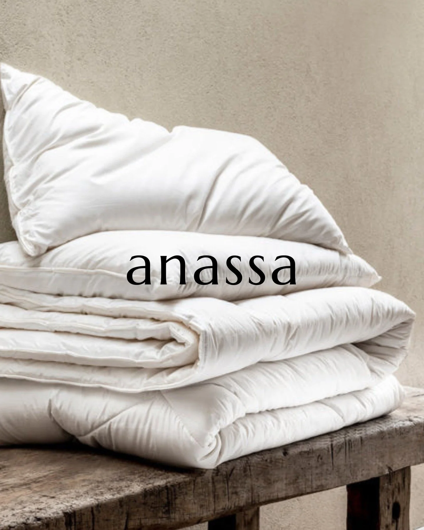 Why sleep with an &lsquo;anassa&rsquo; baby Alpaca Kimisoo duvet?
Our duvets have the lightness of goose down, the hypoallergenic qualities of synthetic fibers and are as soft and natural as cashmere.

Perfect temperature
Breathable and flexible, all