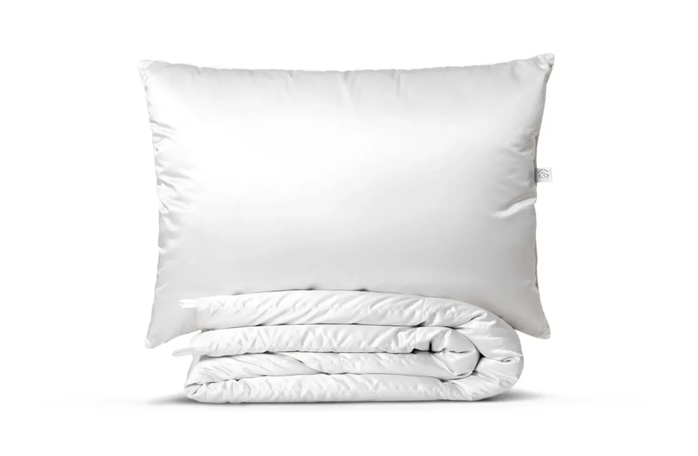 Silk-pillow-duvet-eiderdown-scaled-1420x928-c-center.jpg.webp