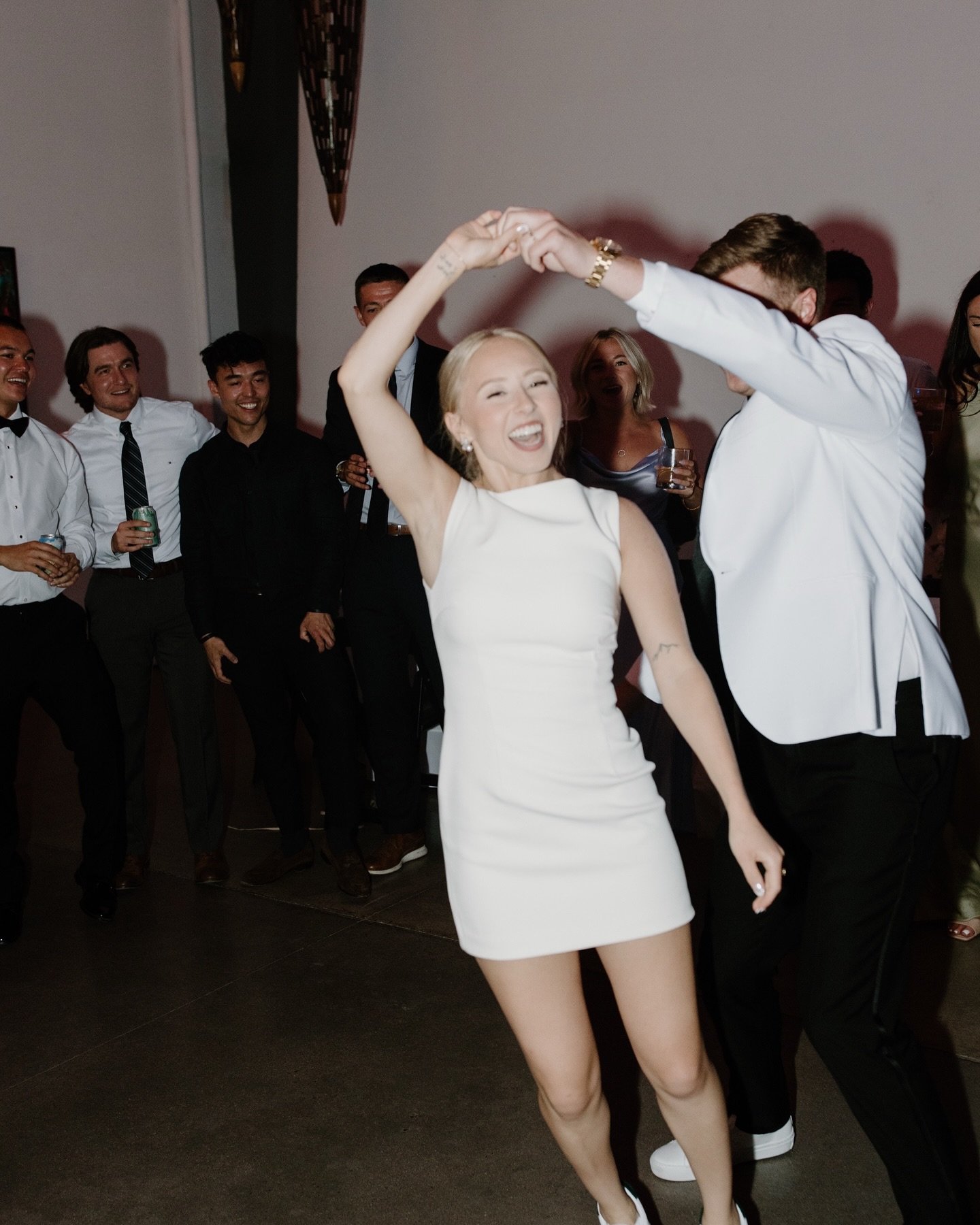 The Flanagan&rsquo;s know how to party 🪩

.
.
.
#weddingphotographer #destinationweddingphotographer #fineartweddingphotographer #creativeweddingphotographer #weddingphotographersociety #weddingphotographyinspiration #weddingseason #destinationweddi