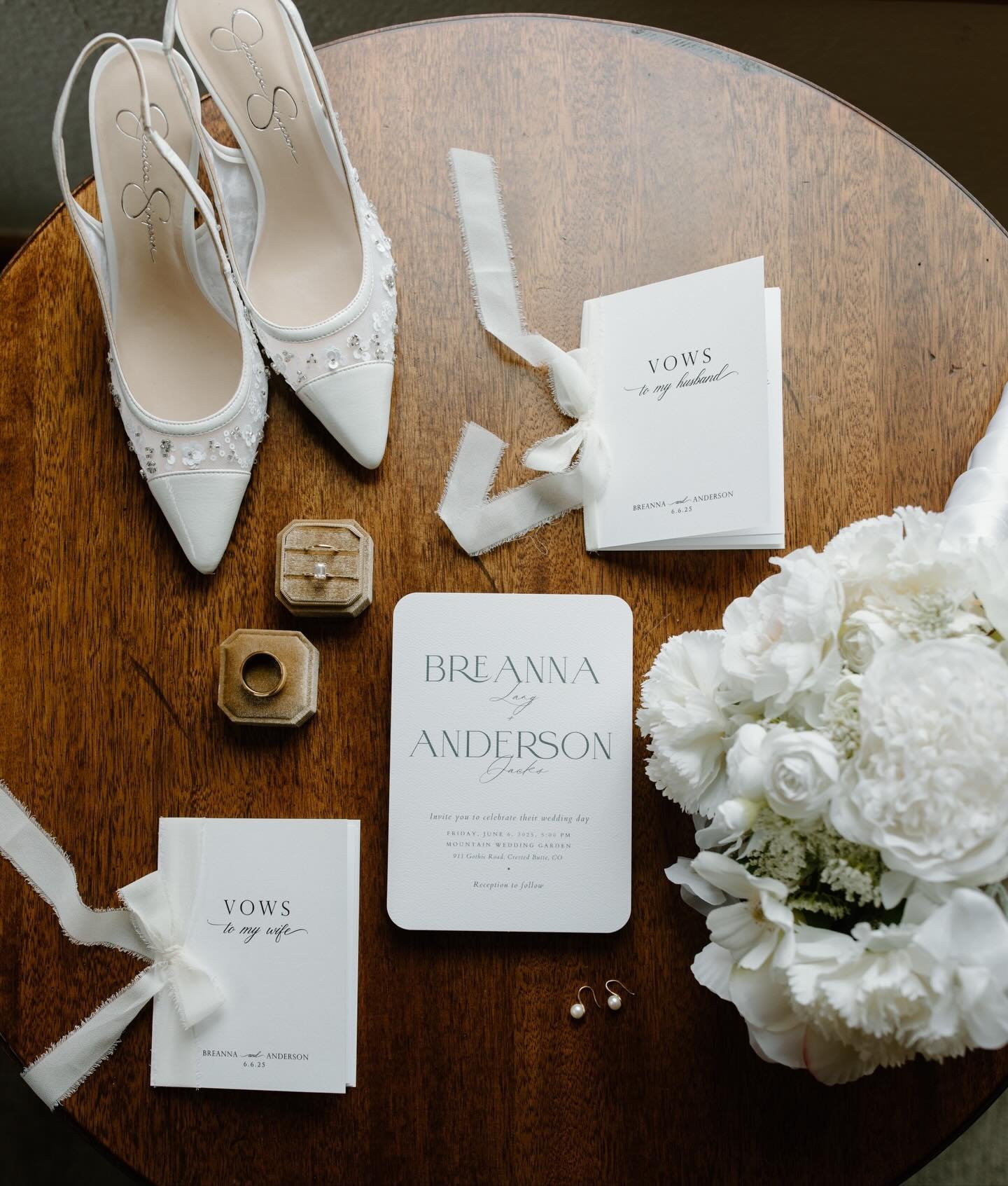 Dreamy details in CB

.
.
.
#flatlaydetails #details #weddingdetails #weddingdaydetails #engaged #justengaged #weddingphotographer #bride2026 #destinationweddingphotographer #newlyengaged