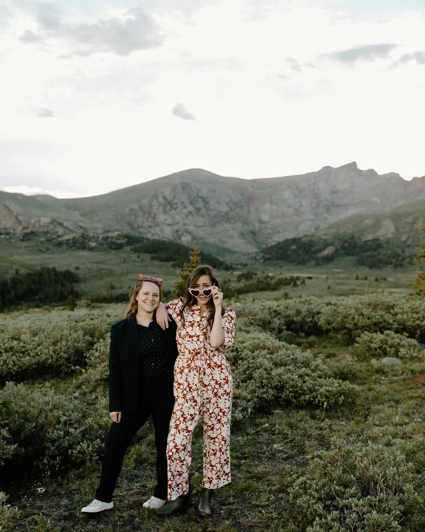 Marry the person you want to have dance parties with forever 💃🏻 

.
.
.
#engagementphotographer #couplesphotographer #lgbtq #inclusive #engaged