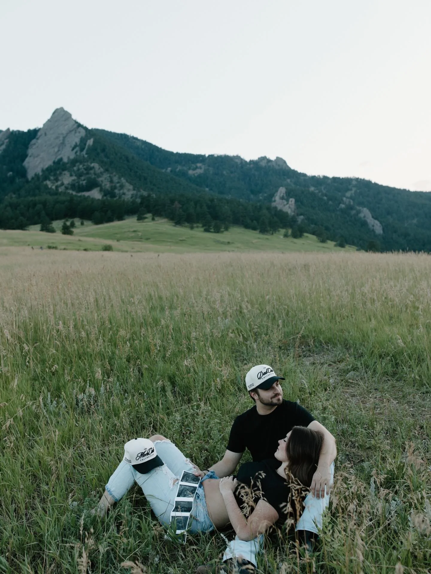 pov: you&rsquo;re joining the mom &amp; dad club 💓

.
.
.
#family #pregnancy #pregnancyannouncement #couples #engaged