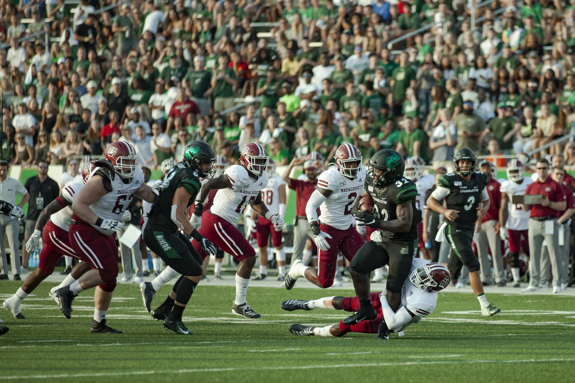 football_vs_umass_meredithmurray-8.jpg