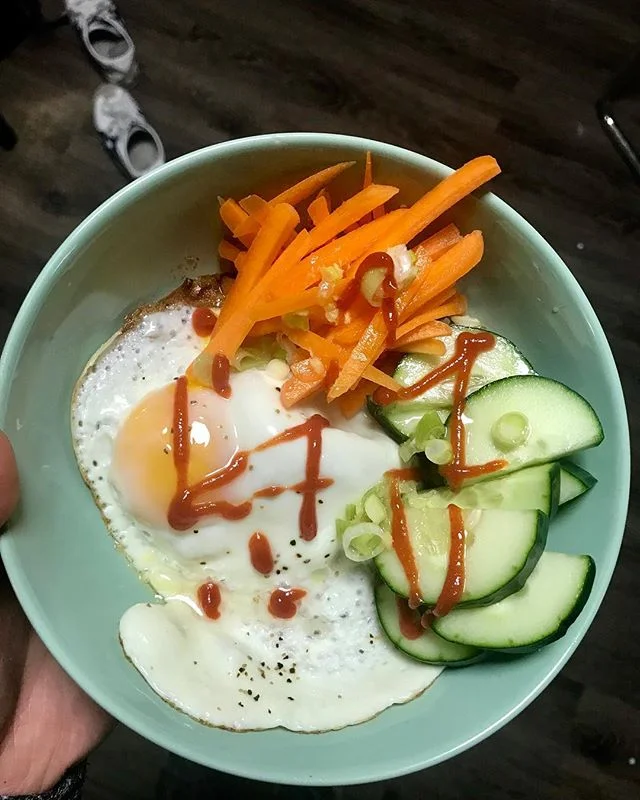 The dinner came together so quickly thanks to the teamwork of cooking with 3 others! 🧡 The first week of every semester my school gym offers free fitness classes so we came from body pump beforehand &amp; enjoyed this as post workout fuel!
* Crisp 3
