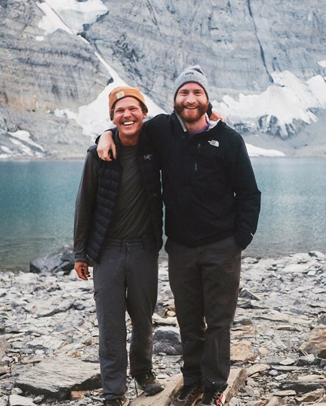 FRIEND!! GLACIERS! 💂🏼&zwj;♂️💂🏼&zwj;♂️💎
-
My boi @tay_hud flew to Canada to join me for a weekend on the #GreatDivideTrail through Banff and Kootenay National Parks, and it was one for the scrapbooks.

Whiskey hot chocolate, polar plunges, hangin