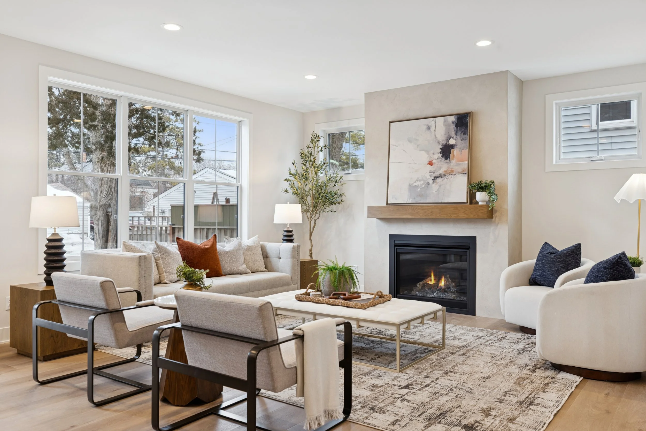 Virtual Staging vs. Real Staging:                        Why the In-Person Experience Matters