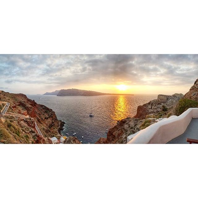 Paradise. #santorini #greece #moodygrams