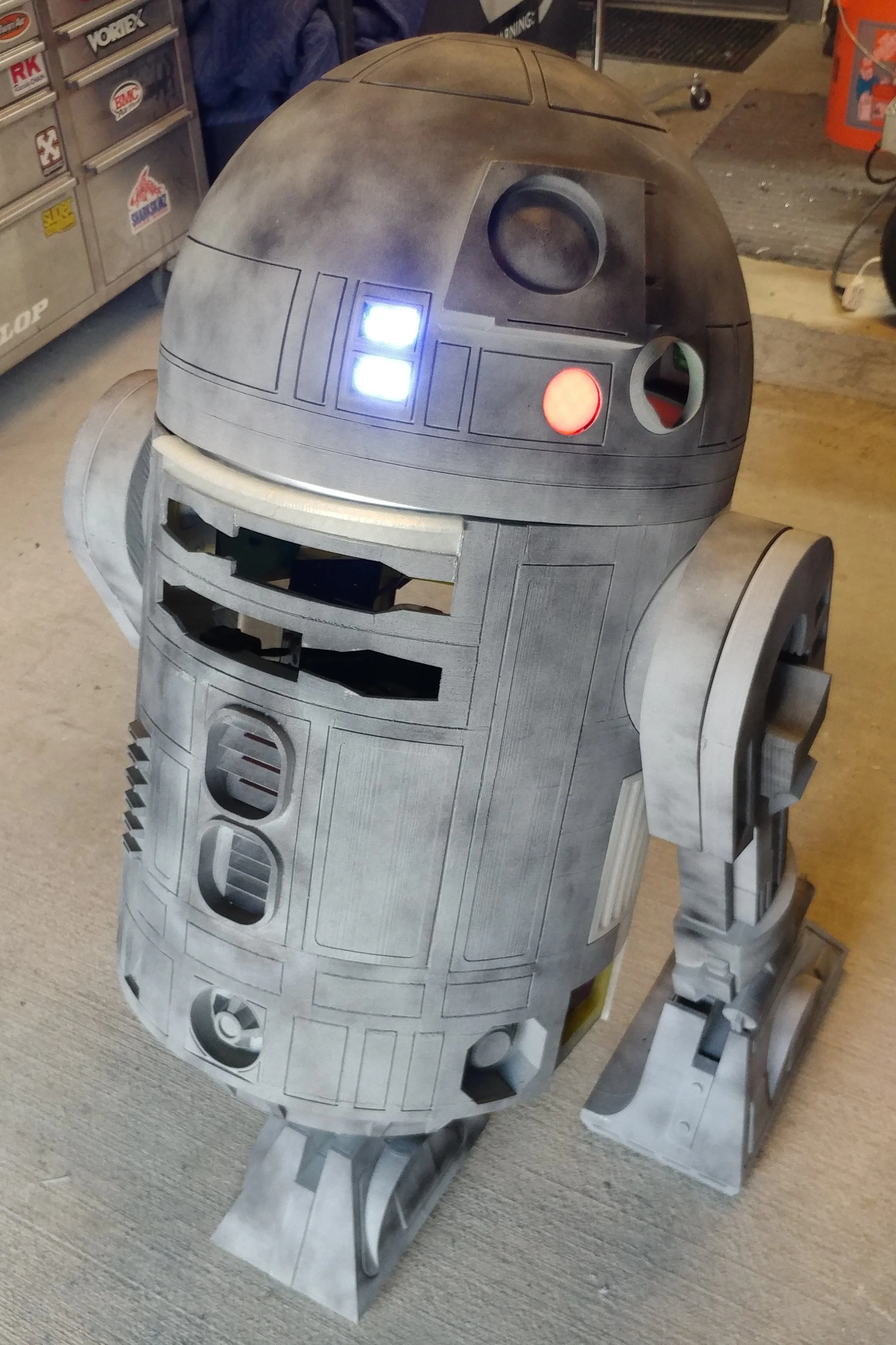 First assembly of all the parts. Exciting to see him all together finally!