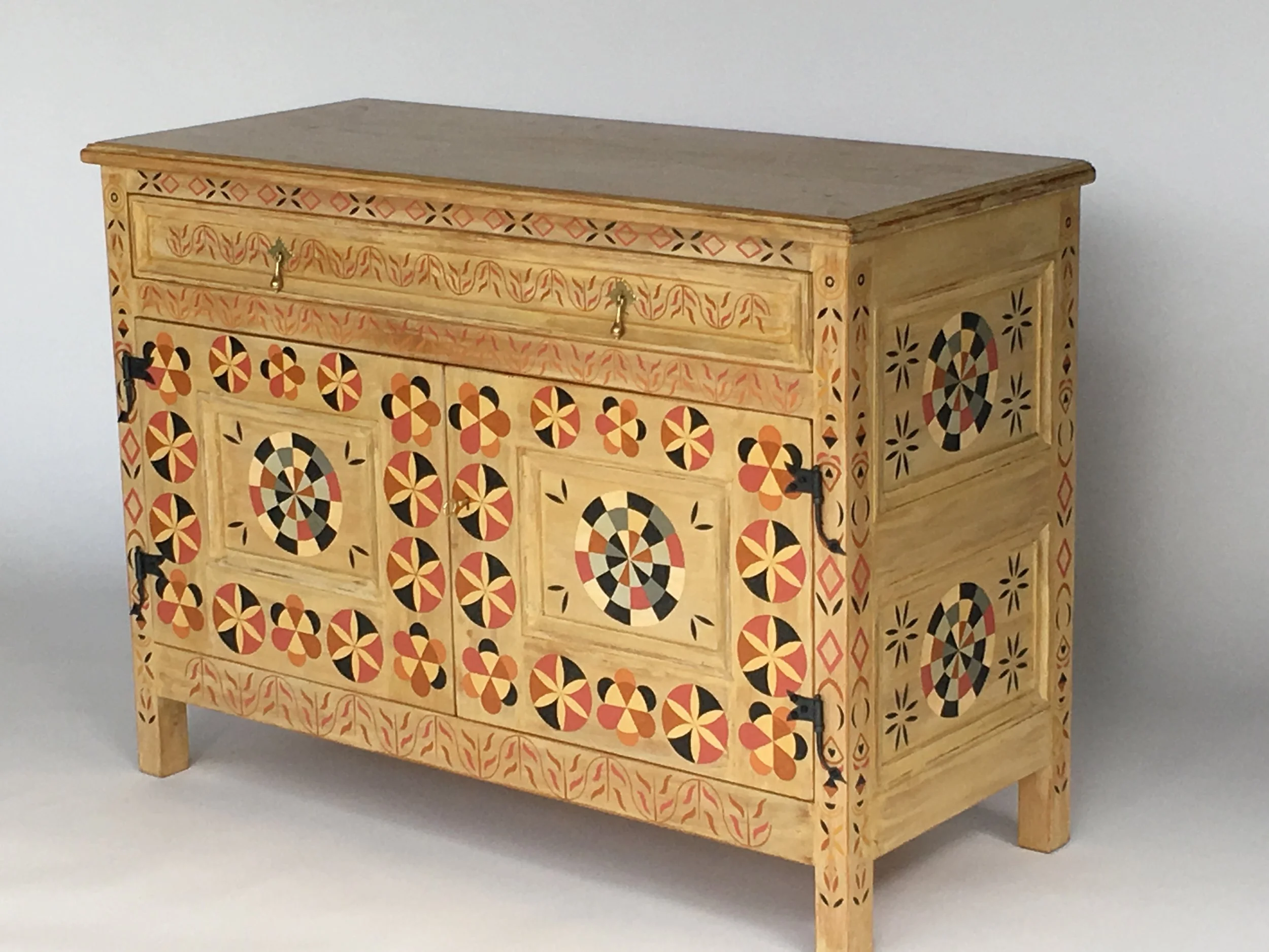 Virginia Low Cupboard Design Document