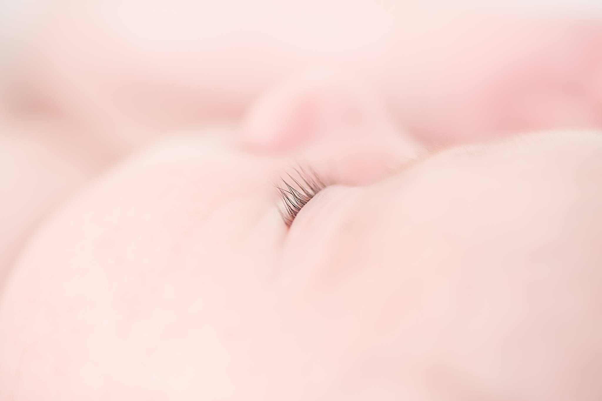 macro-details-newborn-photography-eyelashes-nj-nyc