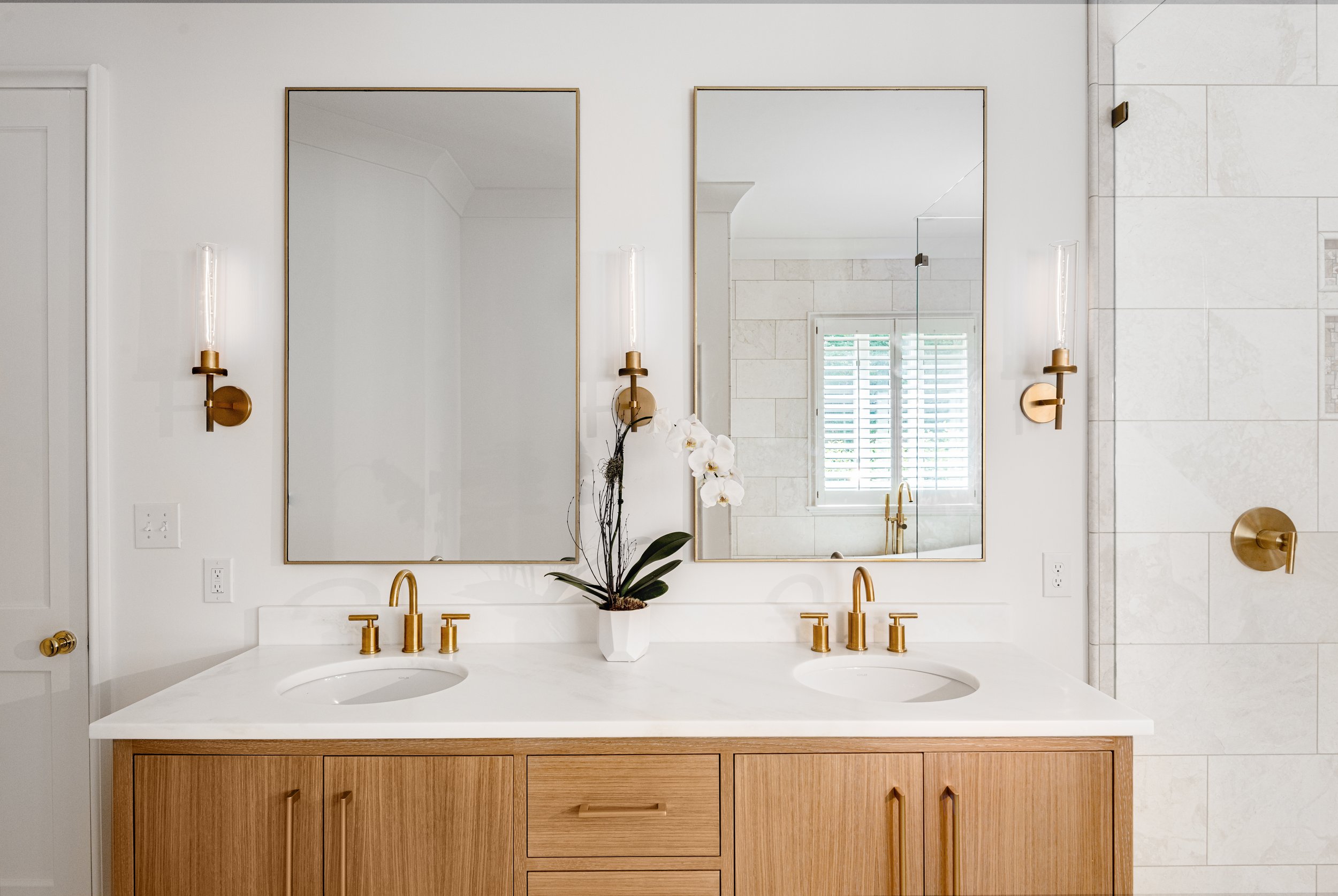 vanity and mirrorv3 copy.jpg