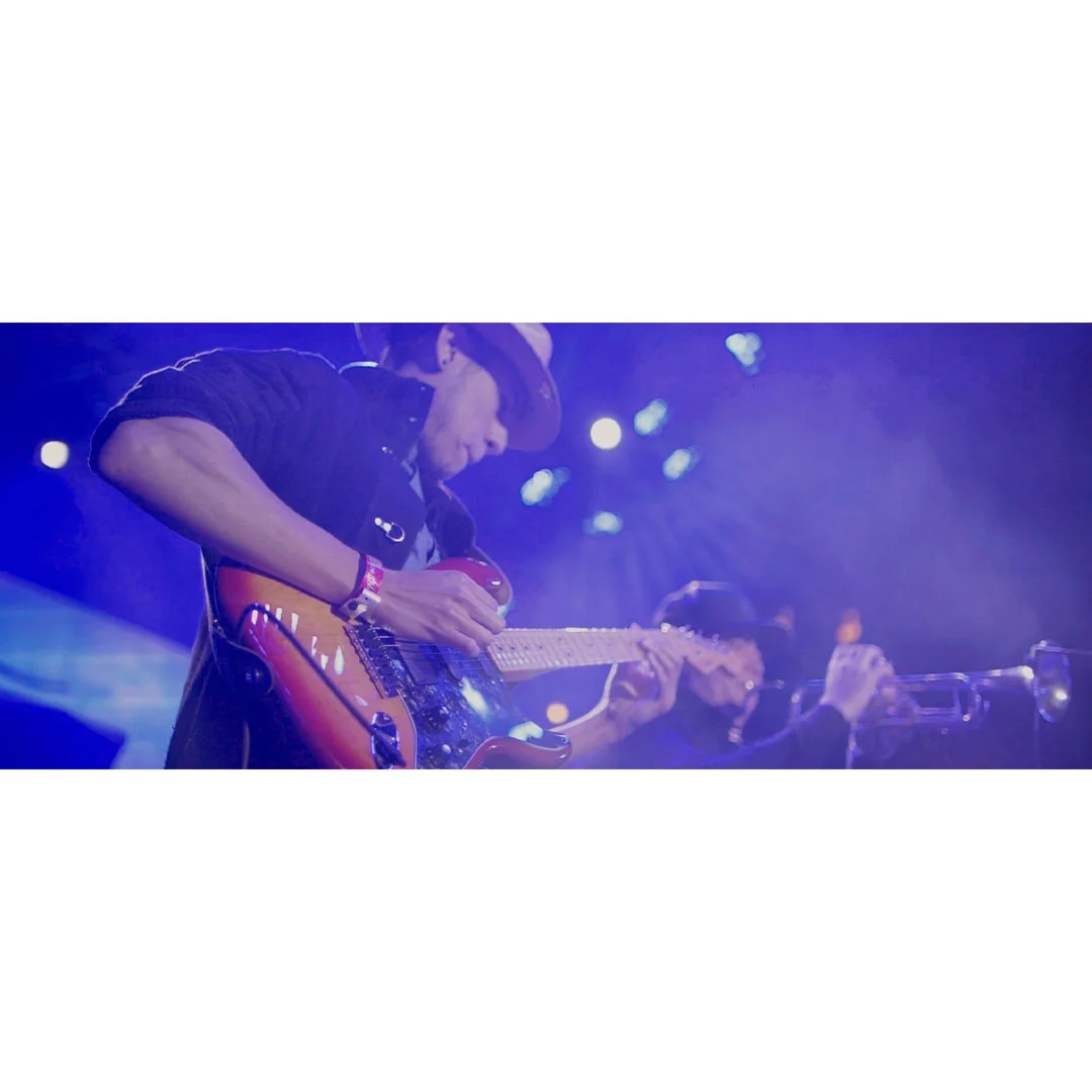 guitarra abierta.jpg