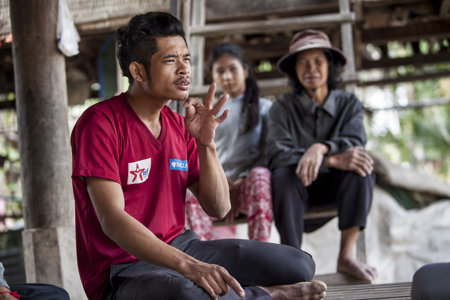 Kao Sen, before 2011 he started studying at basic education. He went on to receive vocational training in the barber training program. He has since left that vocation because business was not good. He now works odd jobs and helps on his family farm. He also has a deaf sister who lives and works in Kampot, as well.