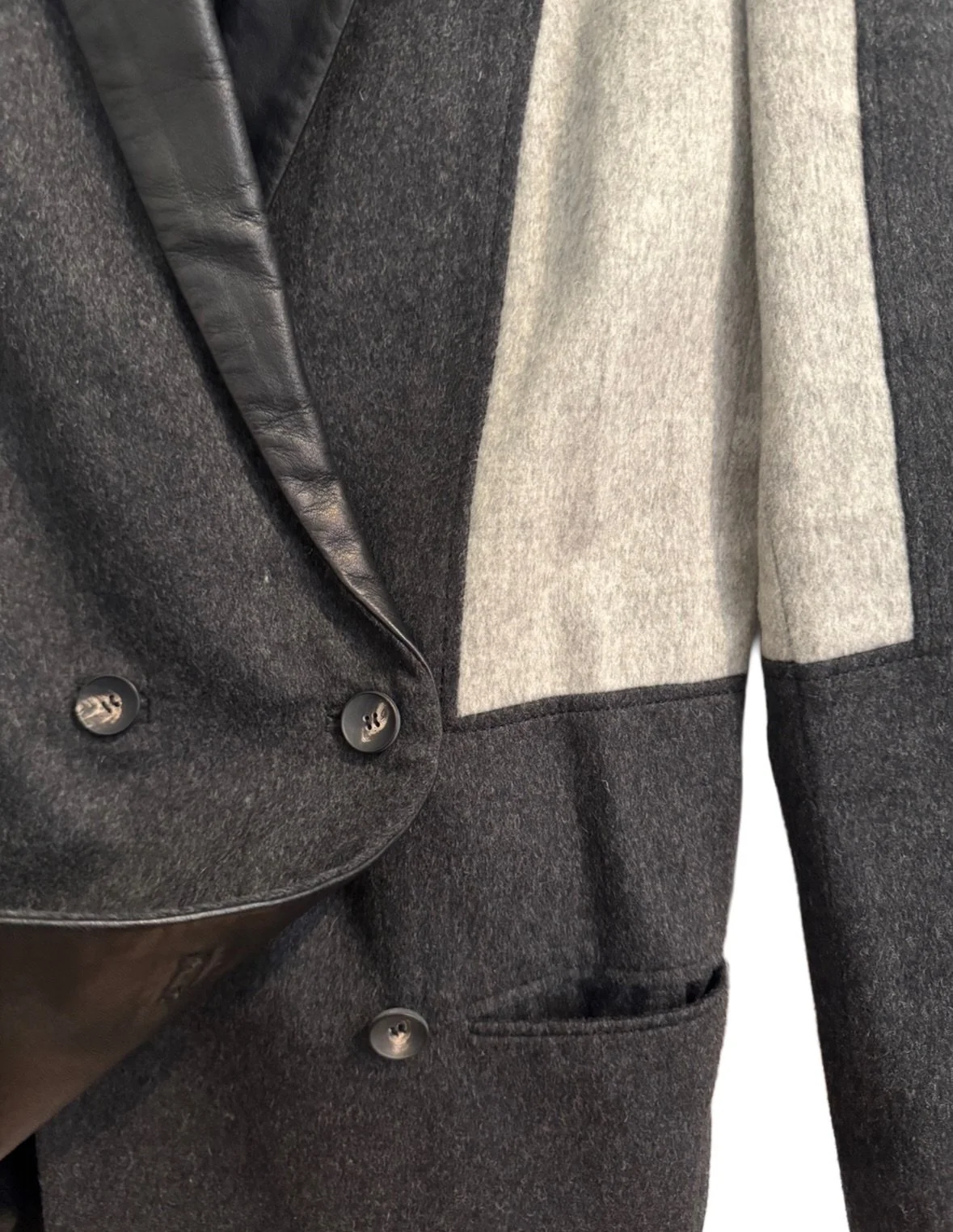 Helmut Lang double breasted wool blazer with leather collar embellishment. 

Multi toned piece gives optical illusion when worn. 

US 4 | $75