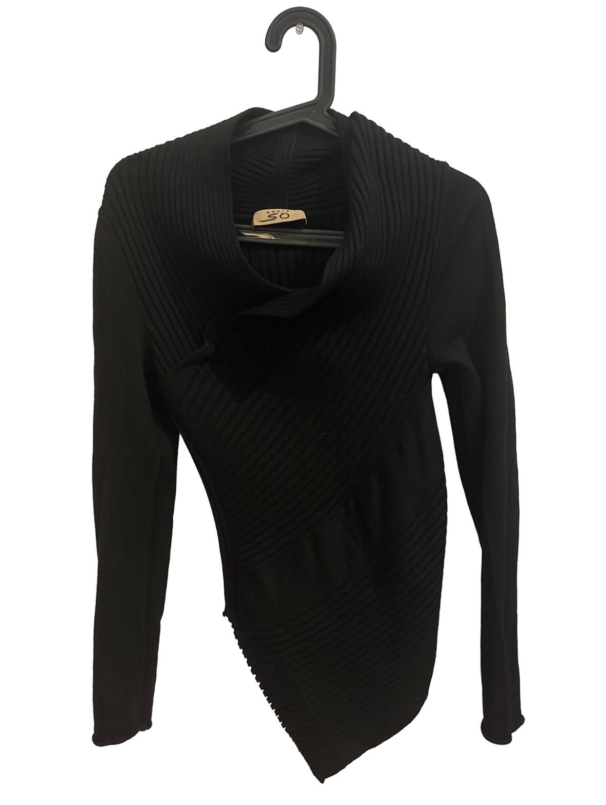 Asymmetrical hem She's So Bandage style sweater

Merino Wool and can be work back to front as well

US S | $45