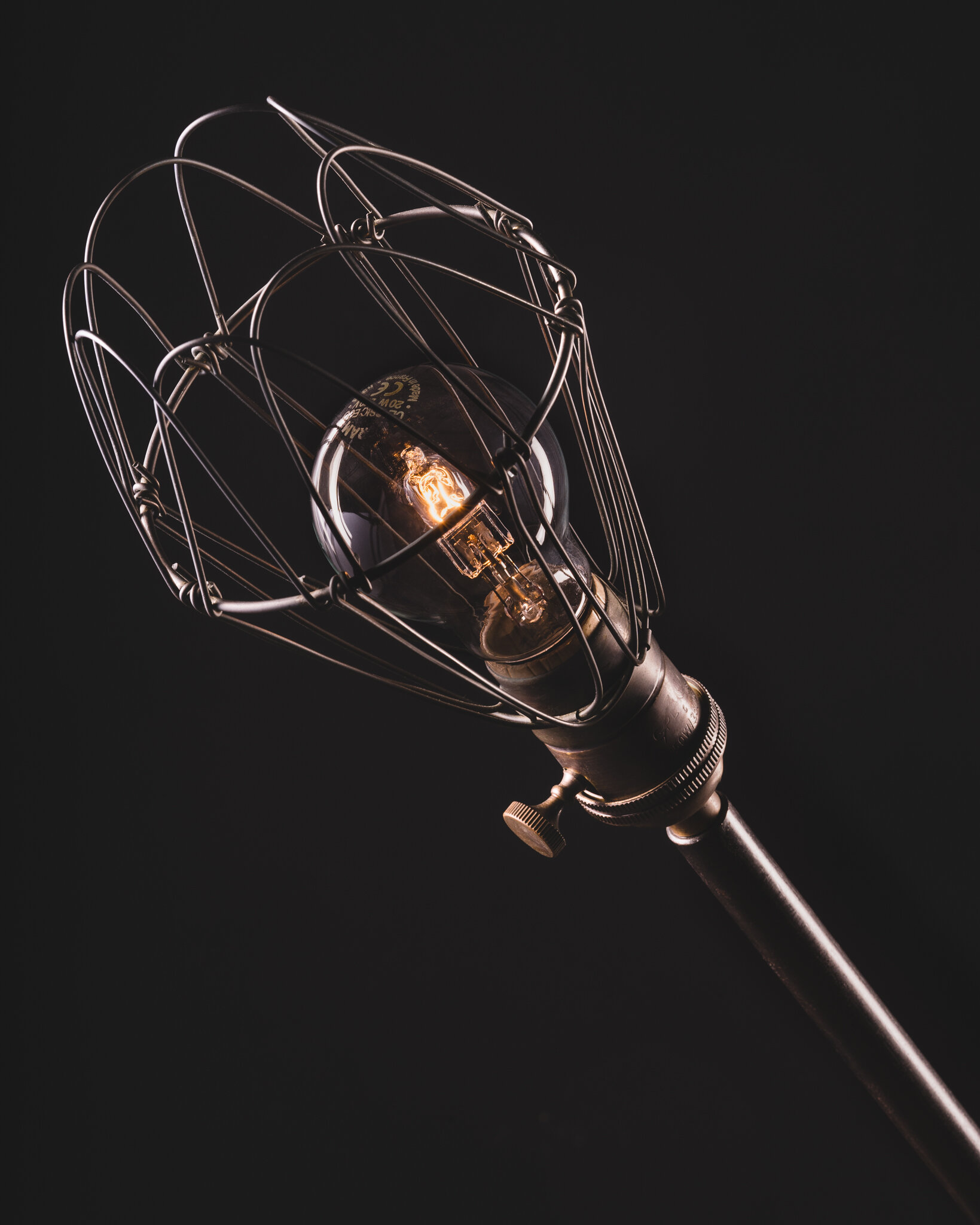 Industrial Lamp photography by product photographer Lee Starnes