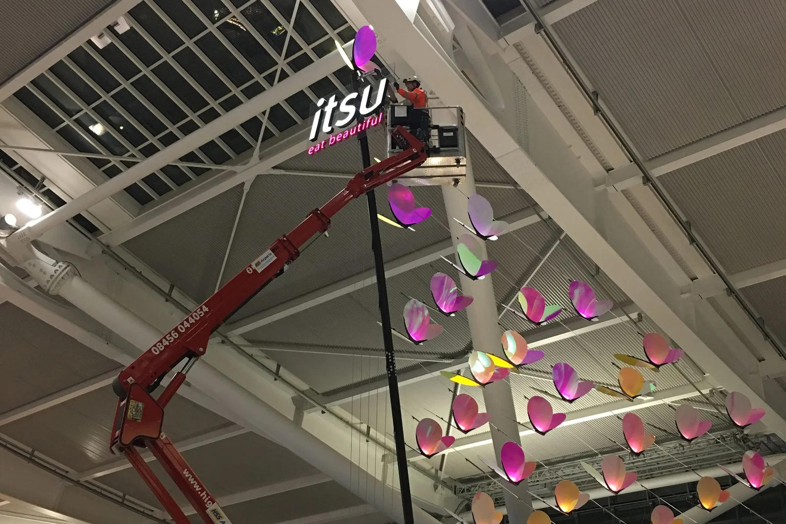 Installing ”Flight” for Itsu Heathrow - Cinimod Studio