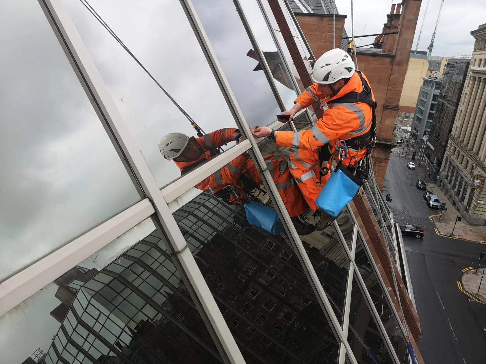 Glazing compression plate inspections